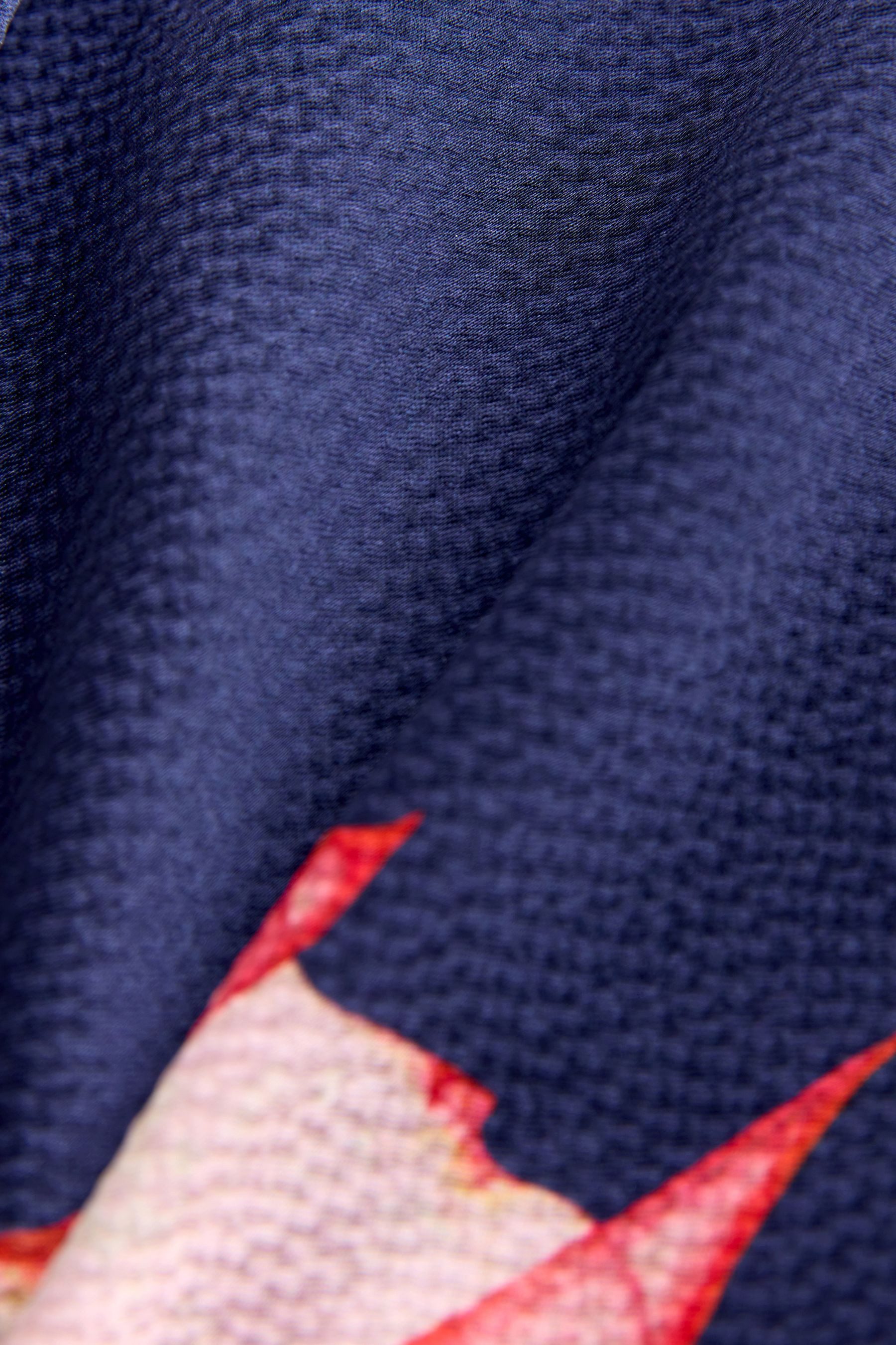 Maxikleid Satin-Maxikleid mit langen Ärmeln und Drehdetail