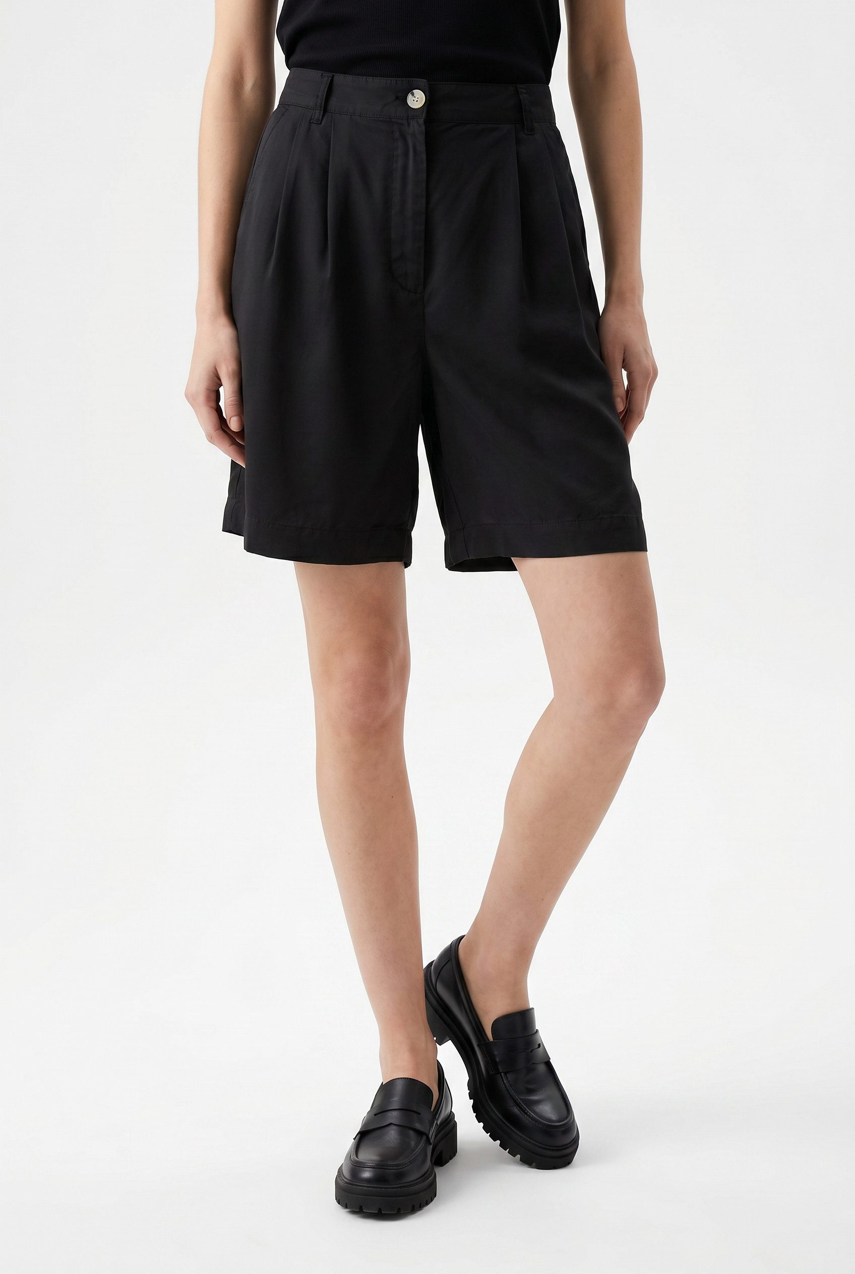 Vero Moda Shorts VMFLEUR HW BERMUDA TENCEL SHORTS GA Viskose, loose fit