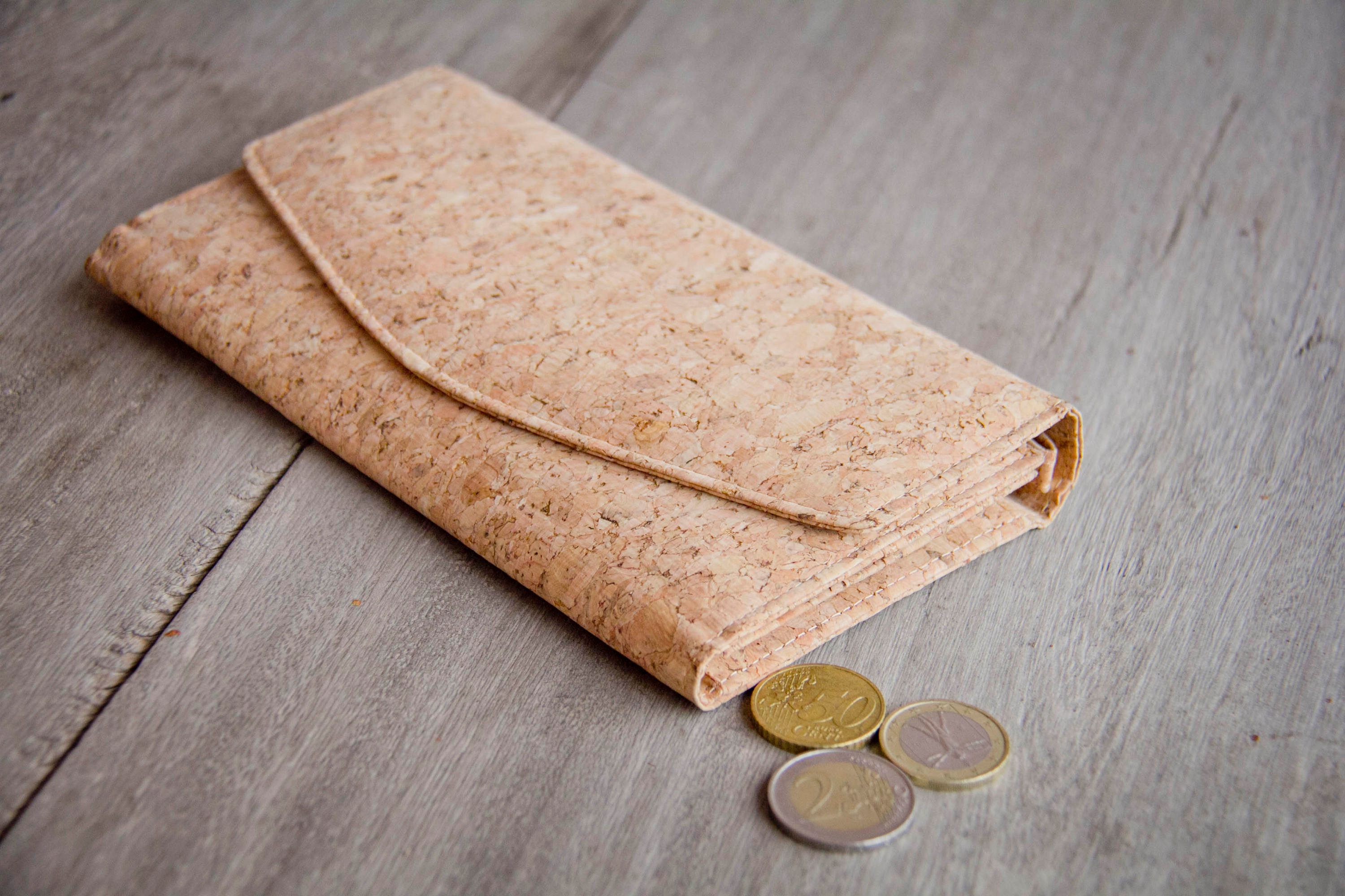 BY COPALA Geldbörse Geldbörse Kork Portemonnaie / Brieftasche mit Magnetverschluss, Dieses Kork Portemonnaie ist handmade & vegan