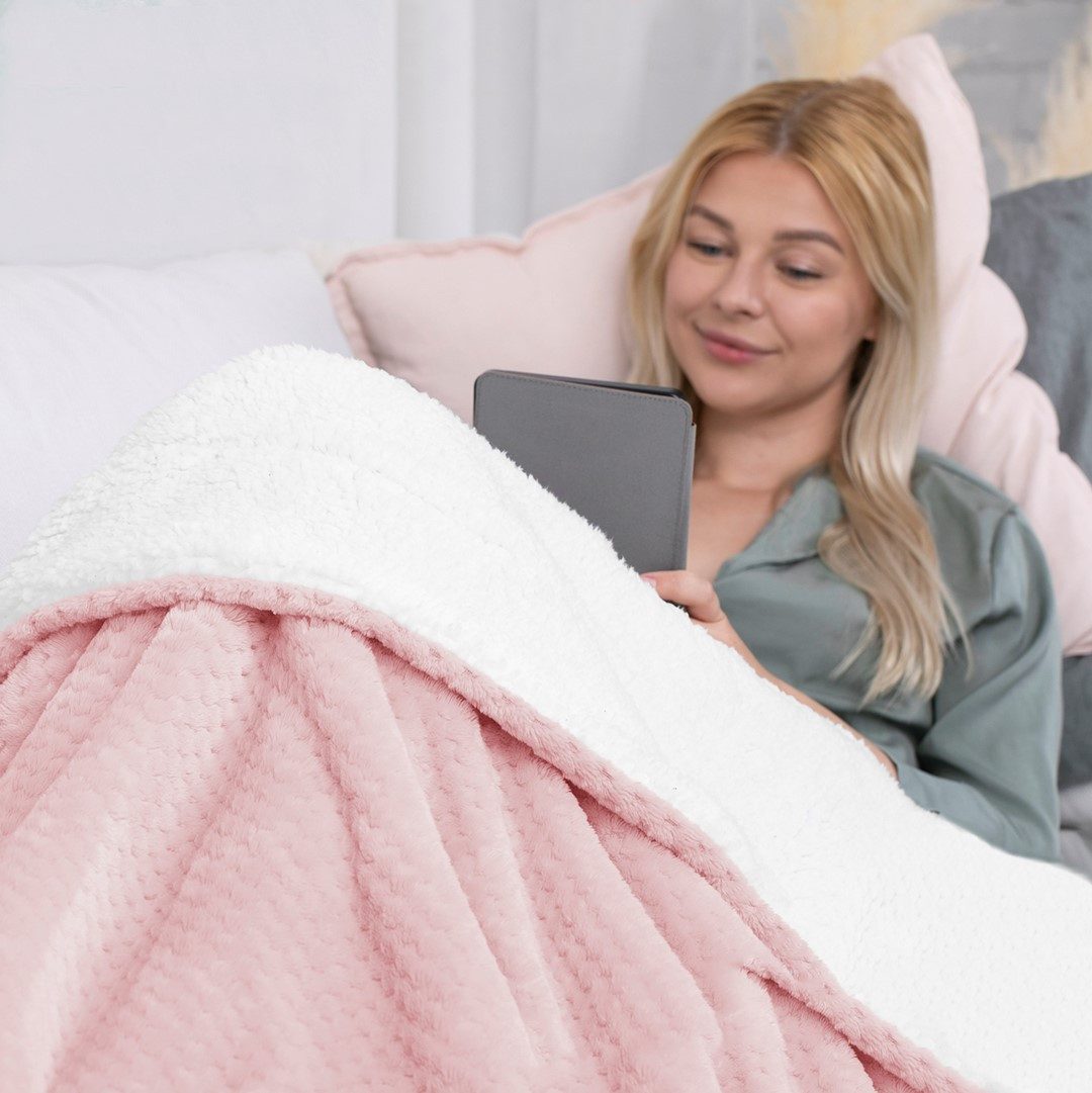 Wohndecke Kuscheldecke zarte Steppung Lammfelloptik, texpot günstig online kaufen