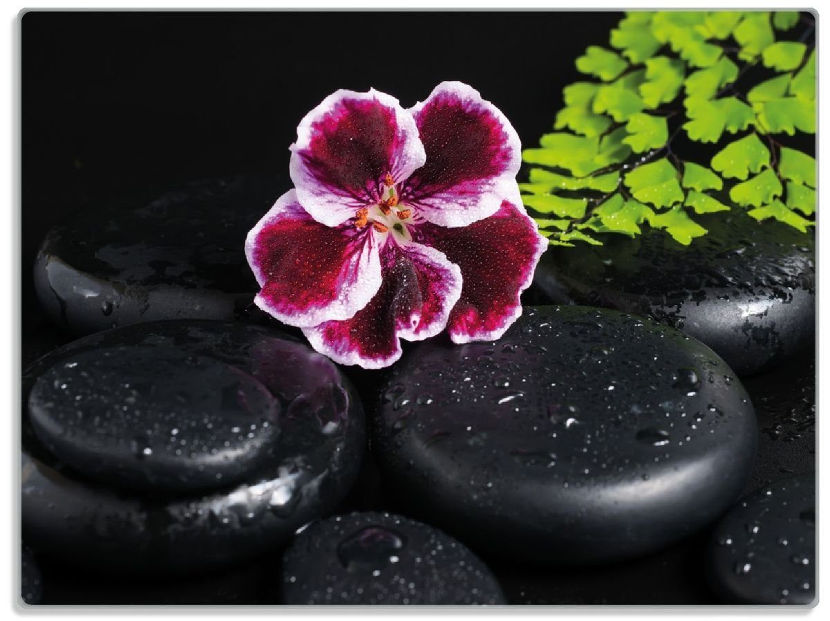 Wallario Schneidebrett rutschfester Wassertropfen, 1-St), schwarzen Steinen, benetzt ESG-Sicherheitsglas, Geranienblüte mit 30x40cm Gummifüße (inkl. auf 4mm