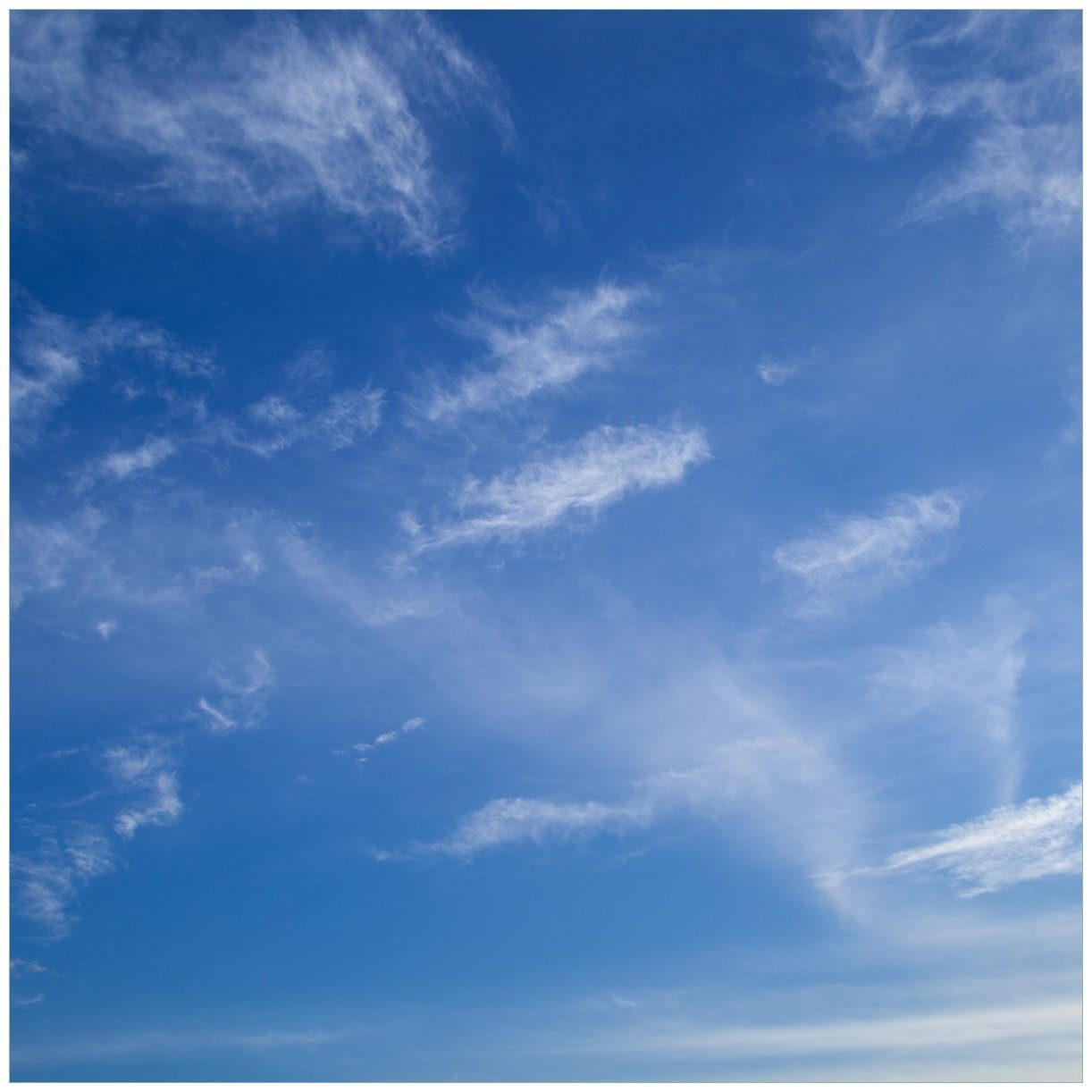 Wallario Tischplatte Blauer Himmel mit vereinzelten Wolken (1 St), für Ikea Lack Tisch geeignet