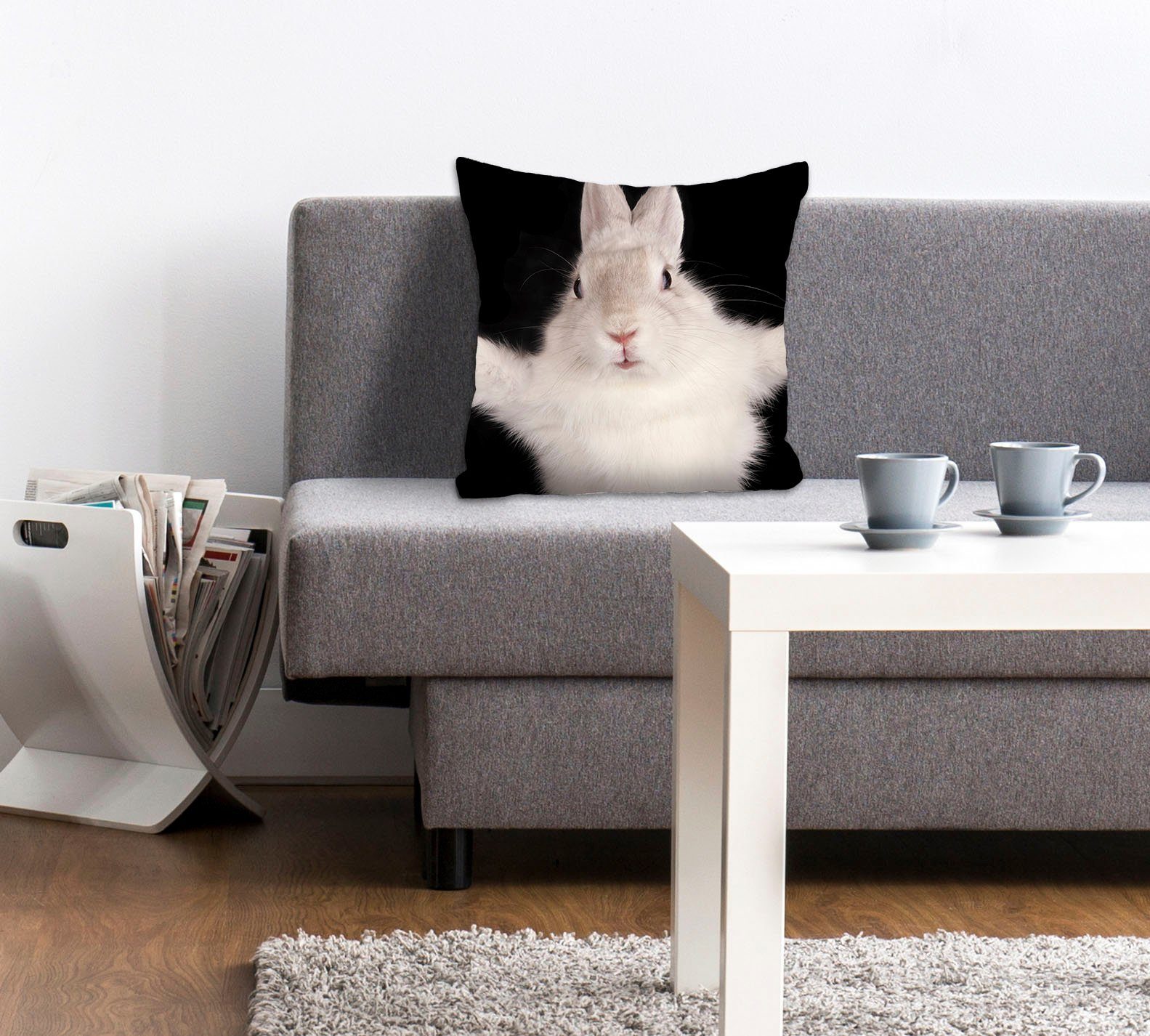 queence Dekokissen Hugging Bunny, mit einem kuschelbedürftigen Hasen, Kissenhülle ohne Füllung, 1 Stück