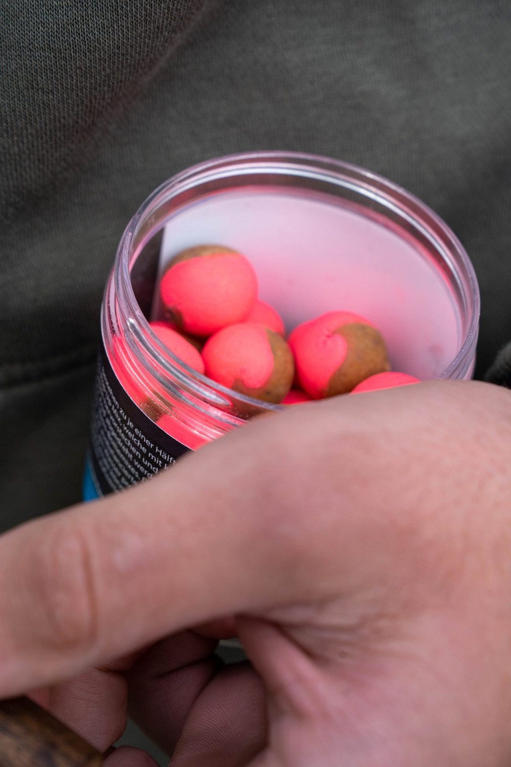 P.R. Baits Kunstköder Two-Light Hookbaits Saure Biene 16 20 24mm Boilie Karpfenangeln, Extra für schwierige Situationen am Wasser produziert