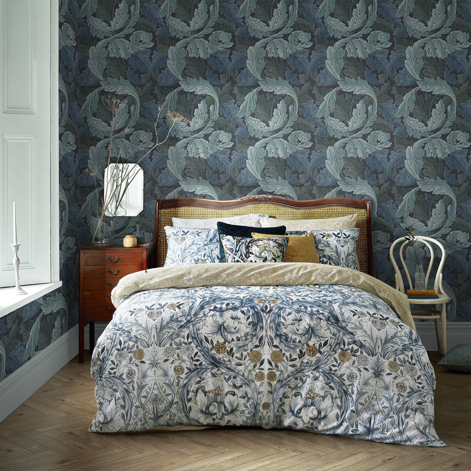WILLIAM MORRIS AT HOME Vliestapete Acanthus, texturiert, Retro, (1 St), Design Tapeten