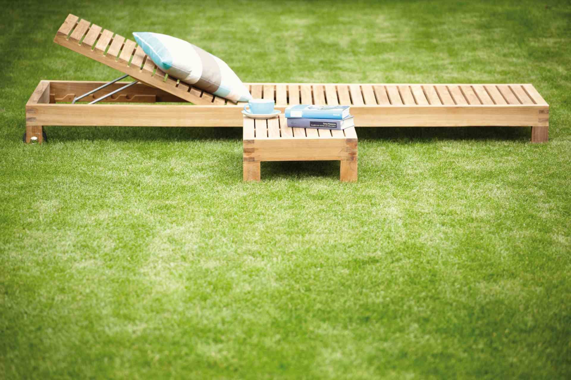 jankurtz Gartenliege Korfu aus Teakholz mit Rollen, mit Rollen und 5-fach verstellbarem Kopfteil