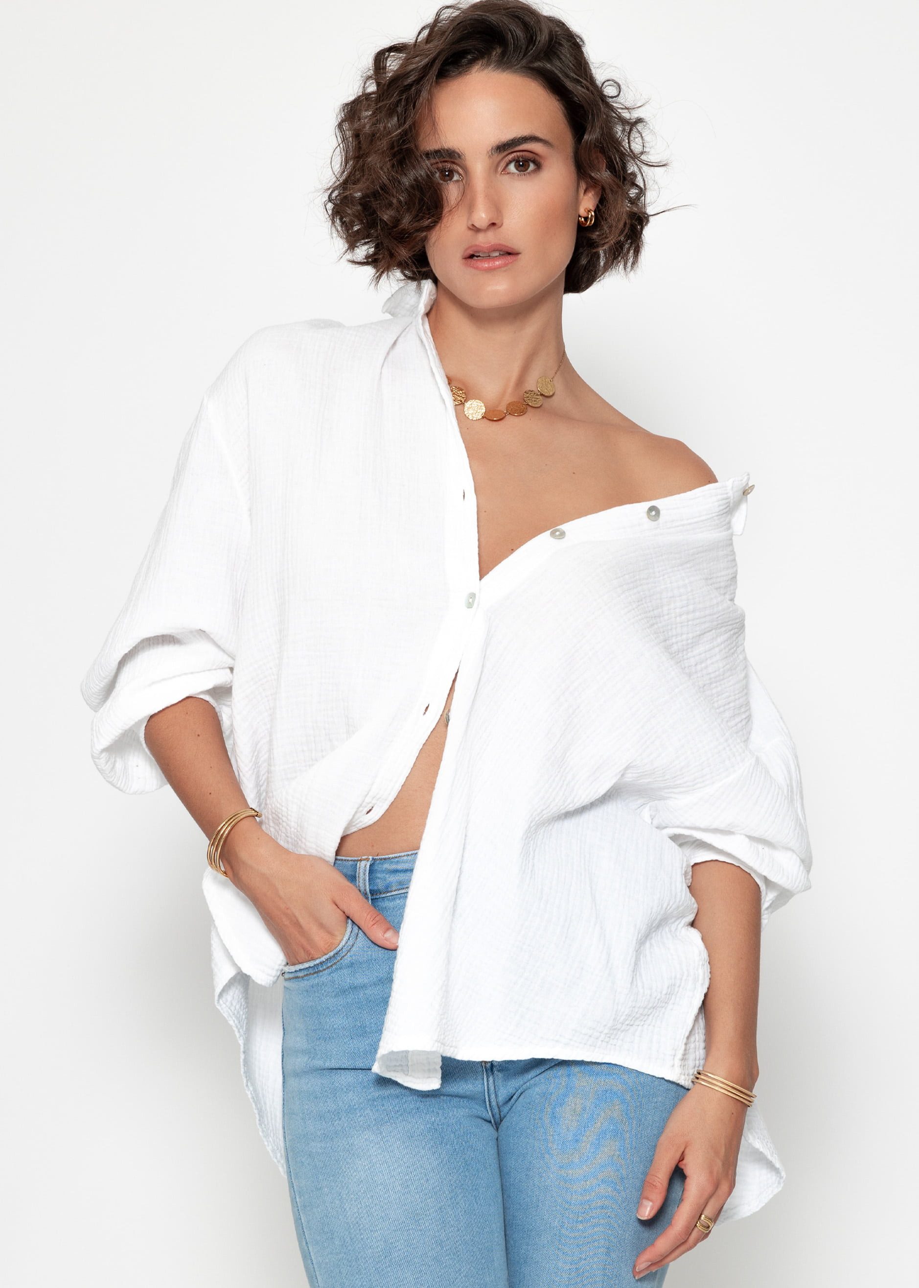 SASSYCLASSY Longbluse Oversize Musselin Bluse Damen kurz Langarm Elegant Hemdbluse lang aus Baumwolle mit V-Ausschnitt, One Size (Gr. 36-48)