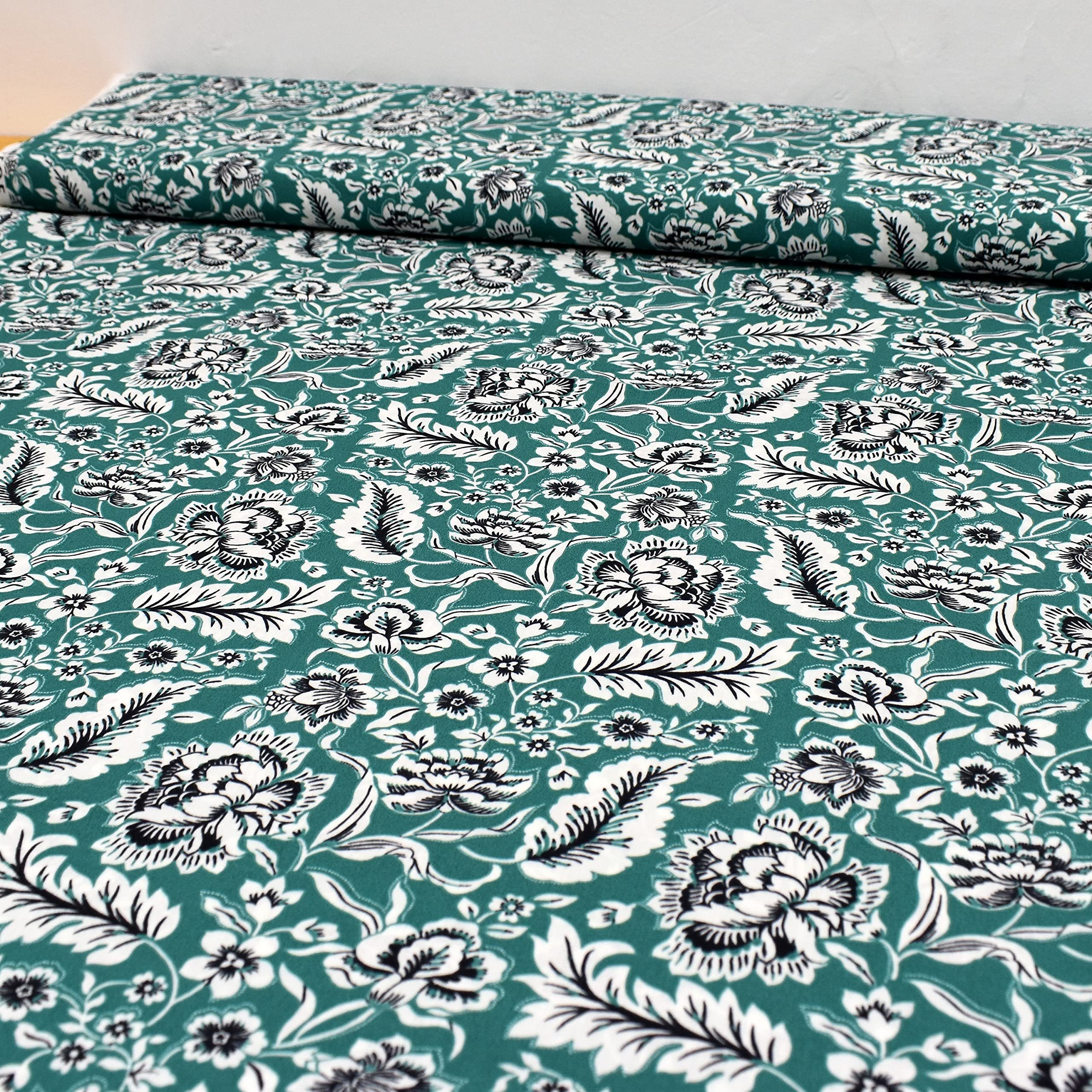 MAGAM-Stoffe Stoff Blumen, Baumwollstoff aus Frankreich OEKO-TEX Meterware ab 50cm