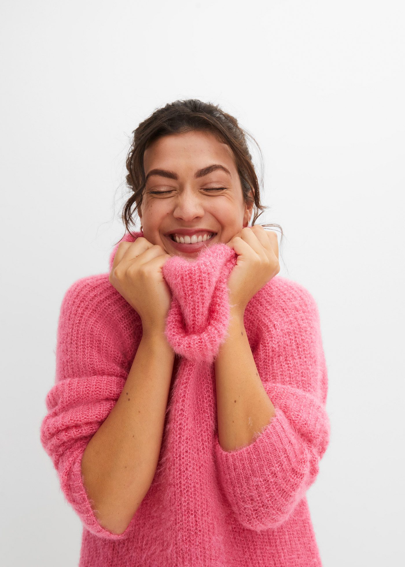 bonprix Rollkragenpullover in kuscheliger Strickqualität, mit weitem Rollkragen, Seitenschlitze – Bild 4 von 5