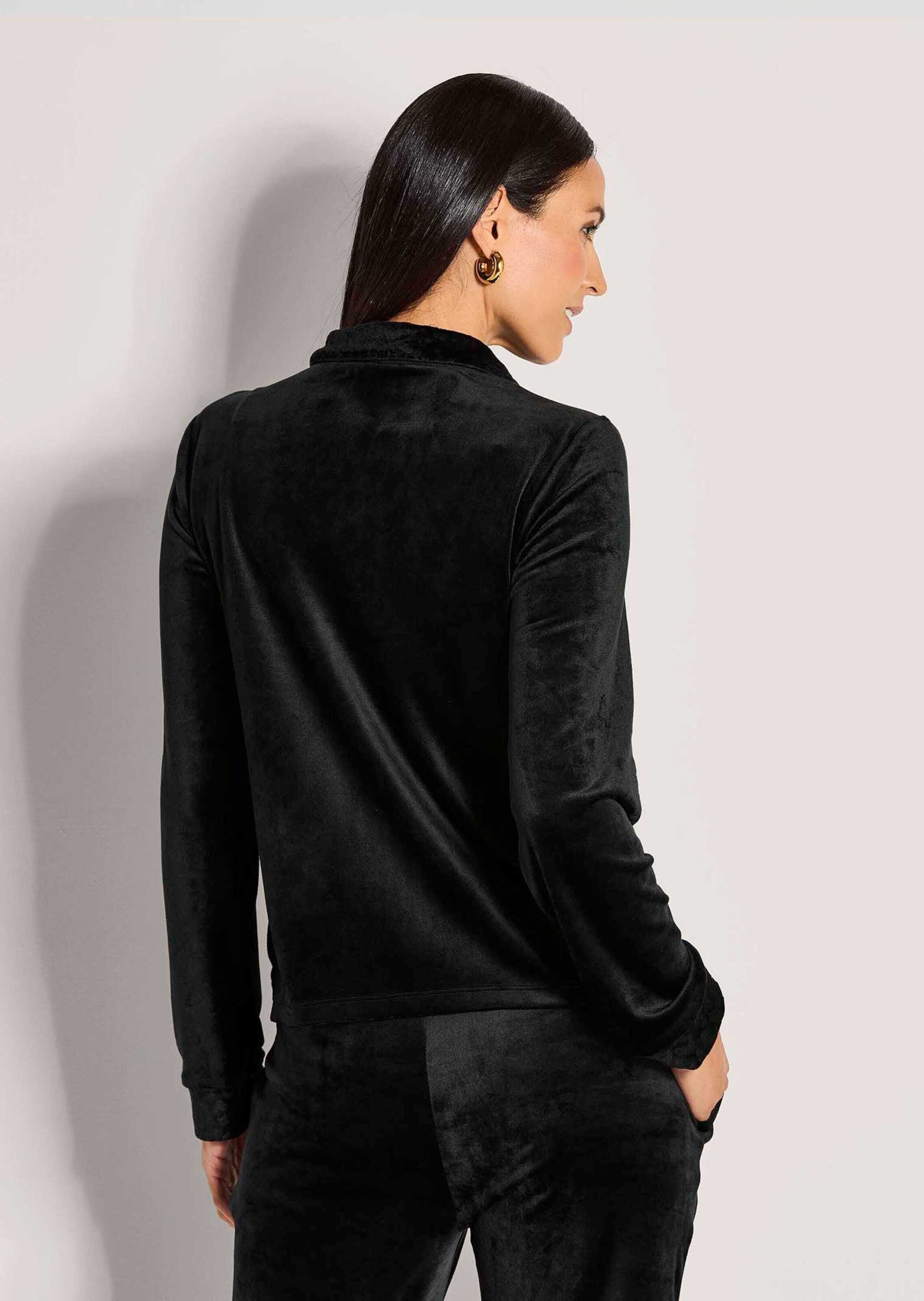 MADELEINE Outdoorjacke Flauschige Nickijacke mit Reißverschluss Sportive Jacke mit Stehkragen und Taschen