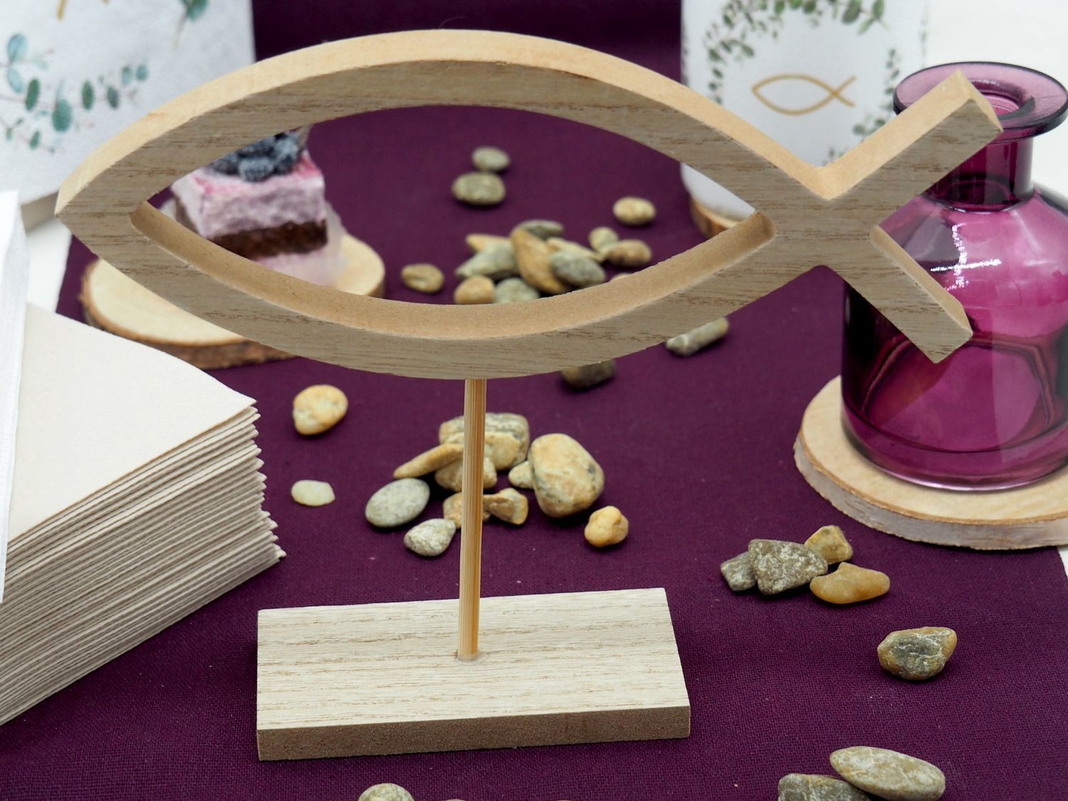 ZauberDeko Tischdecke Tischdeko Pflaume Lila Fisch Holz Kommunion Konfirmation 20 Personen