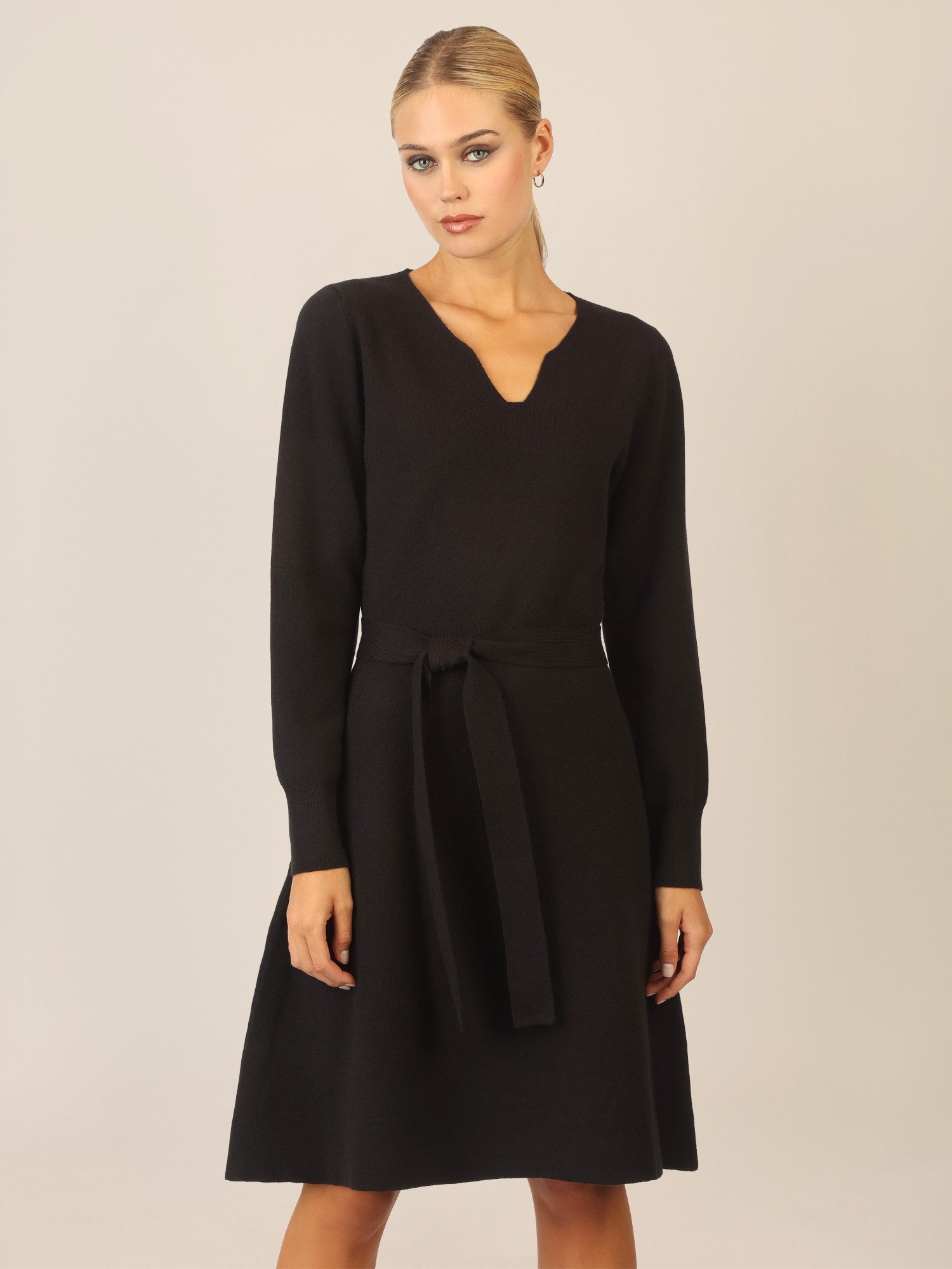 Apart Strickkleid mit V-Ausschnitt günstig online kaufen