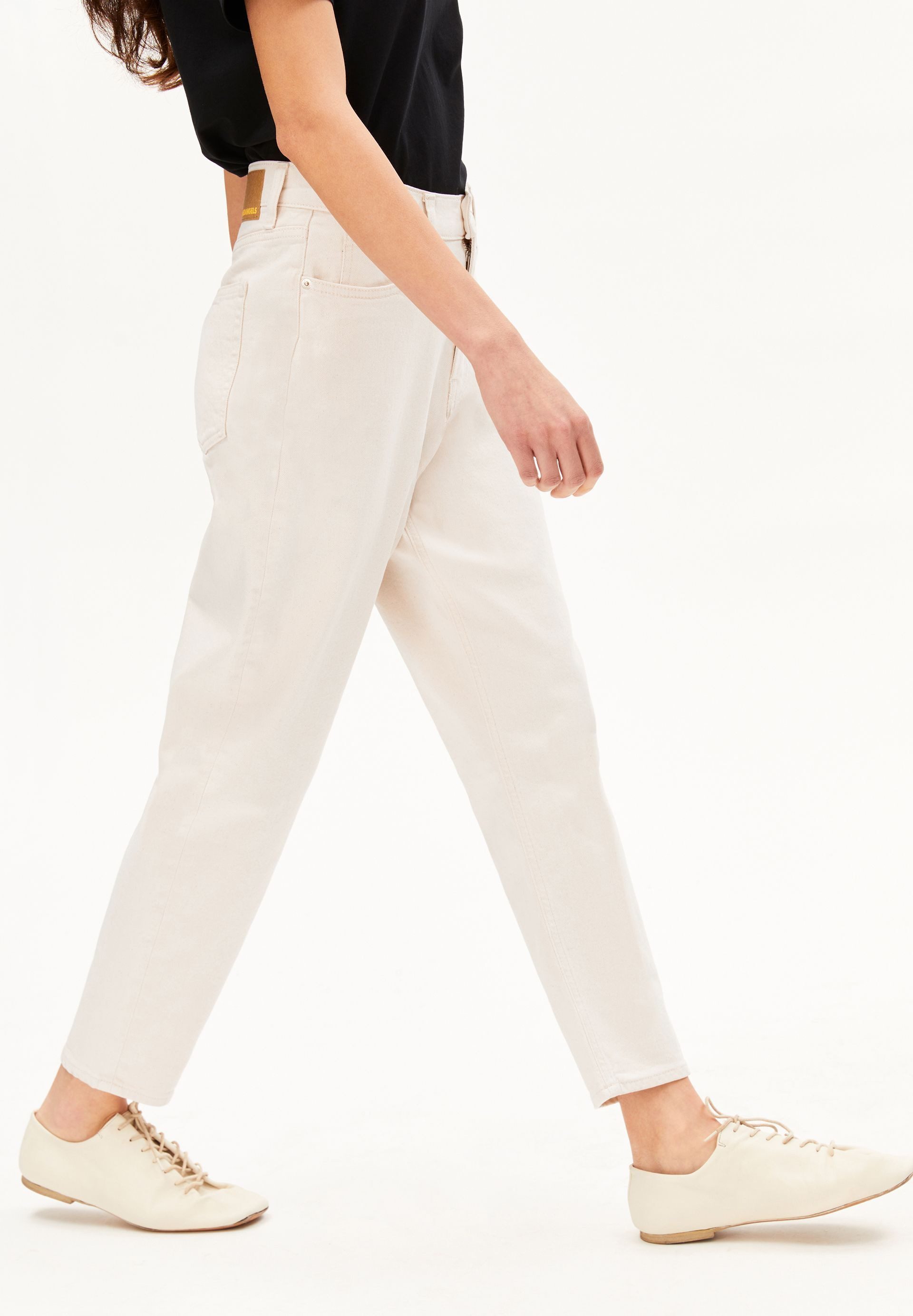 Armedangels Mom-Jeans MAIRAA recyceltem Baumwoll-Mix Comfort Stretch (Comfort-Stretch) High waist – Bild 5 von 5