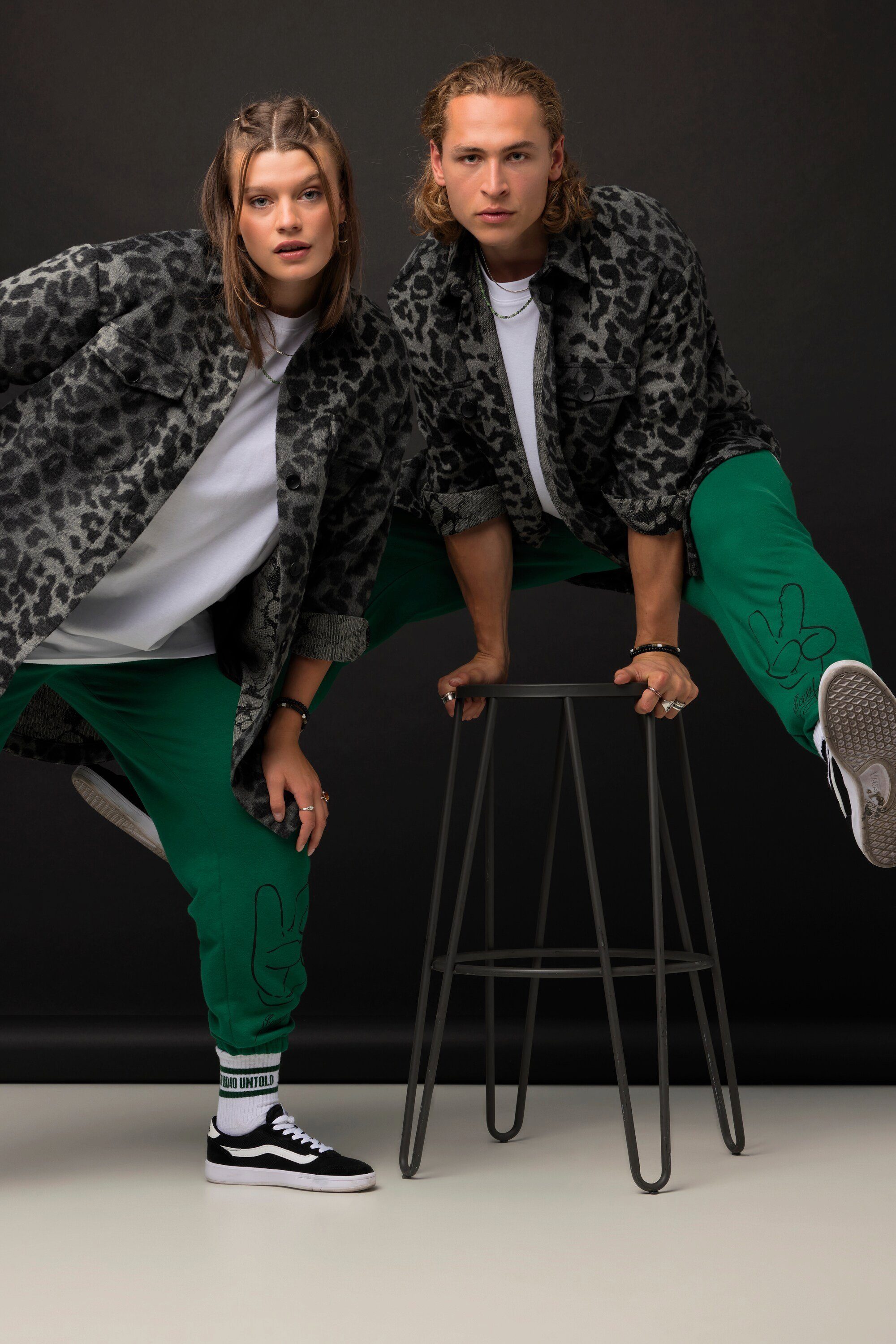 Studio Untold Sommerjacke Hemdjacke oversized Leo-Plüsch Hemdkragen Langarm