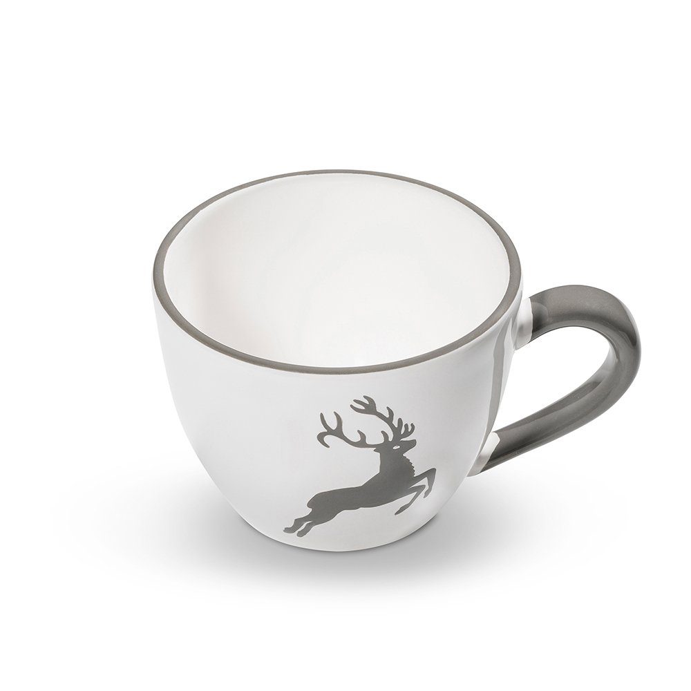 Gmundner Keramik Tasse Gmundner Keramik Teetasse Maxima 0,4l Hirsch, * Glasierte Keramik * natürliche Rohstoffe und nachhaltige Produktion * Handgemacht in Österreich seit 1492 * Jedes Teil ist ein Unikat Du hast Dich in der Vergangenheit bereits für einen roten Hirschen entschieden? Achten auf die Stempelfarbe auf der Bodenunterseite, die gibt dir die Sicherheit um welchen roten Hirschen es sich handelt: * Stempelfarbe rot = Rubinroter Hirsch (kräftiges leuchtendes Rot, wie Rotgeflammt) * Stempelfarbe schwarz = Bordeauxroter Hirsch (leicht ins violett übergehender Farbton, Weinrot)