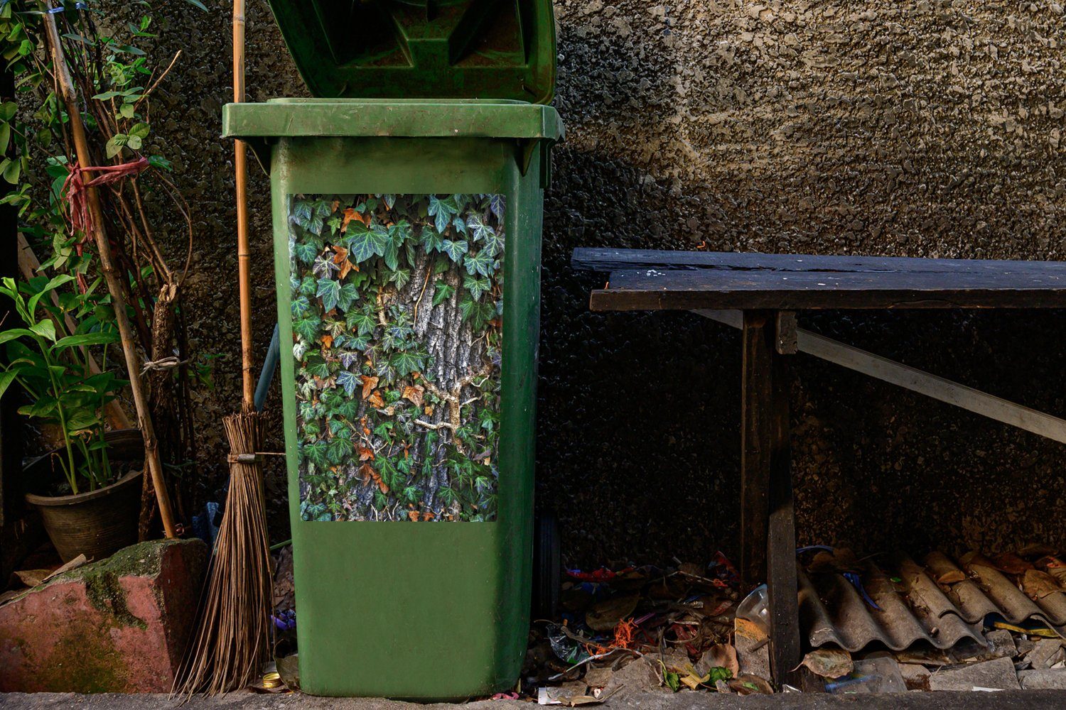 bunte MuchoWow Eine wächst Abfalbehälter Mülltonne, Wandsticker St), Eiche auf Container, (1 einer Sticker, Mülleimer-aufkleber, dicken Hedera