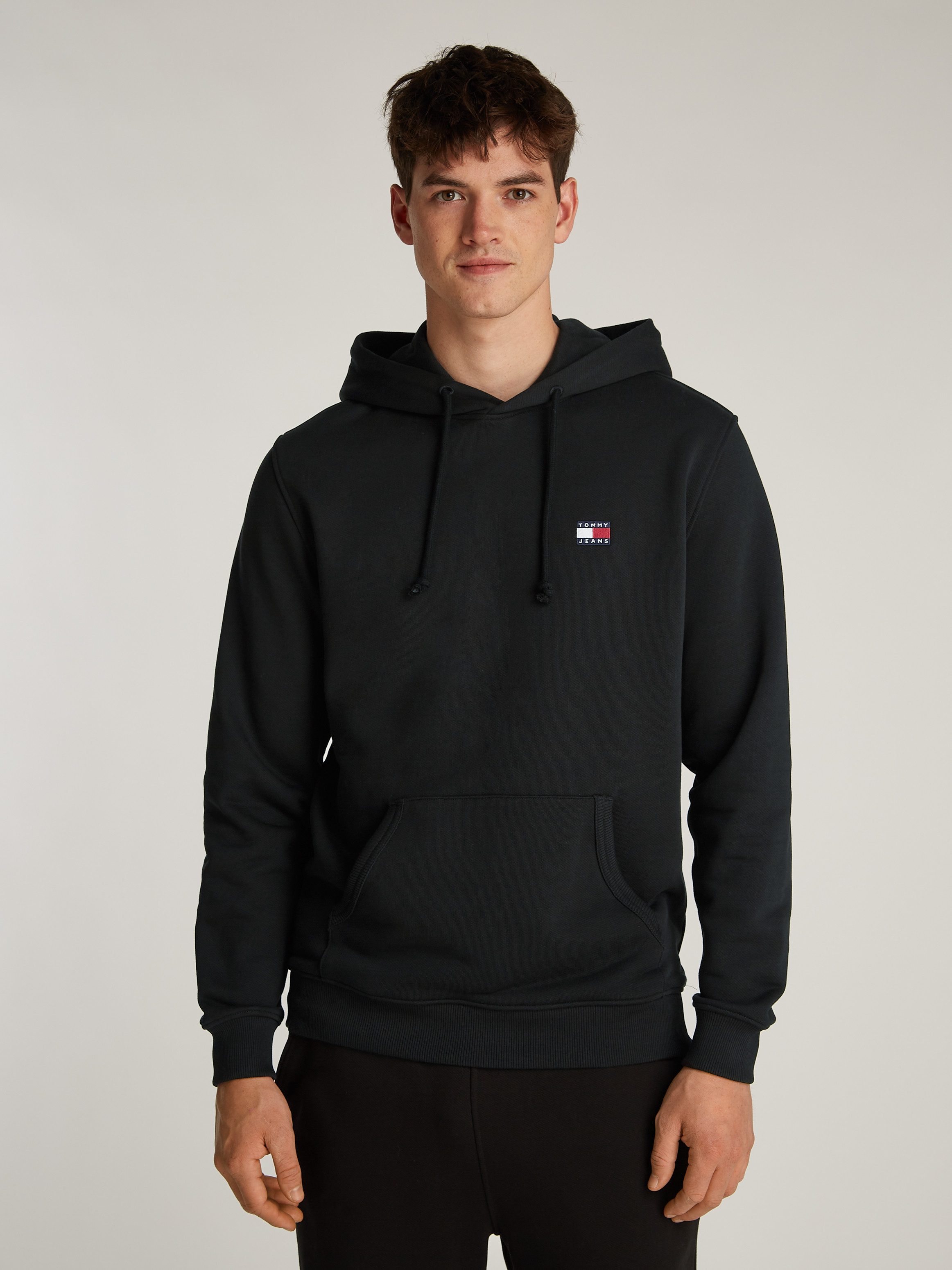 Tommy Jeans Hoodie TJM REG BADGE HOODIE EXT Mit Rundhalsausschnitt günstig online kaufen
