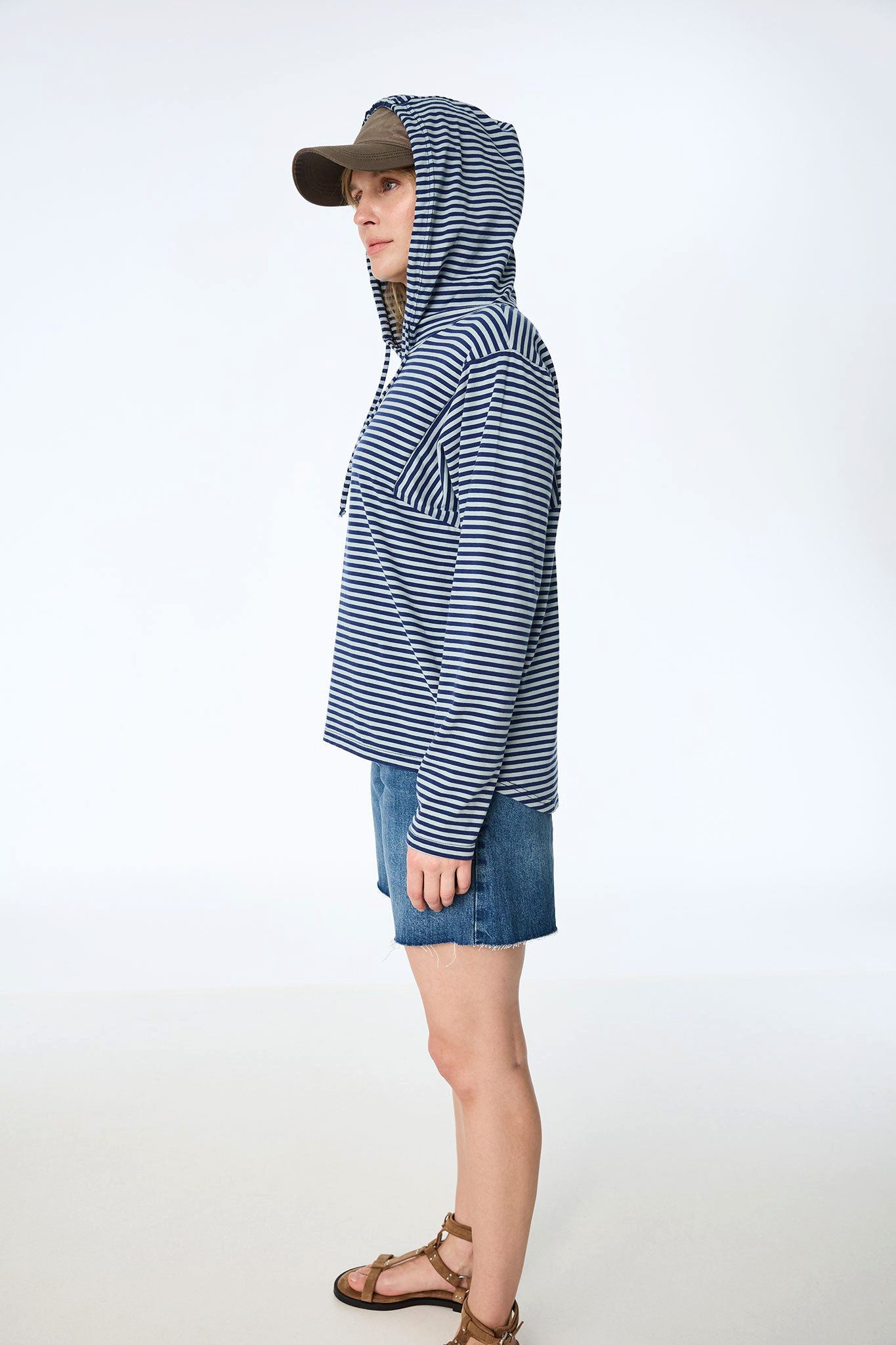 Himalaya Clothing Kapuzenpullover Damen Oberteil mit Kapuze - Zeitloses Kapuzenshirt in Streifenoptik Pullover Damen aus weicher Bio-Baumwolle – Bild 4 von 5