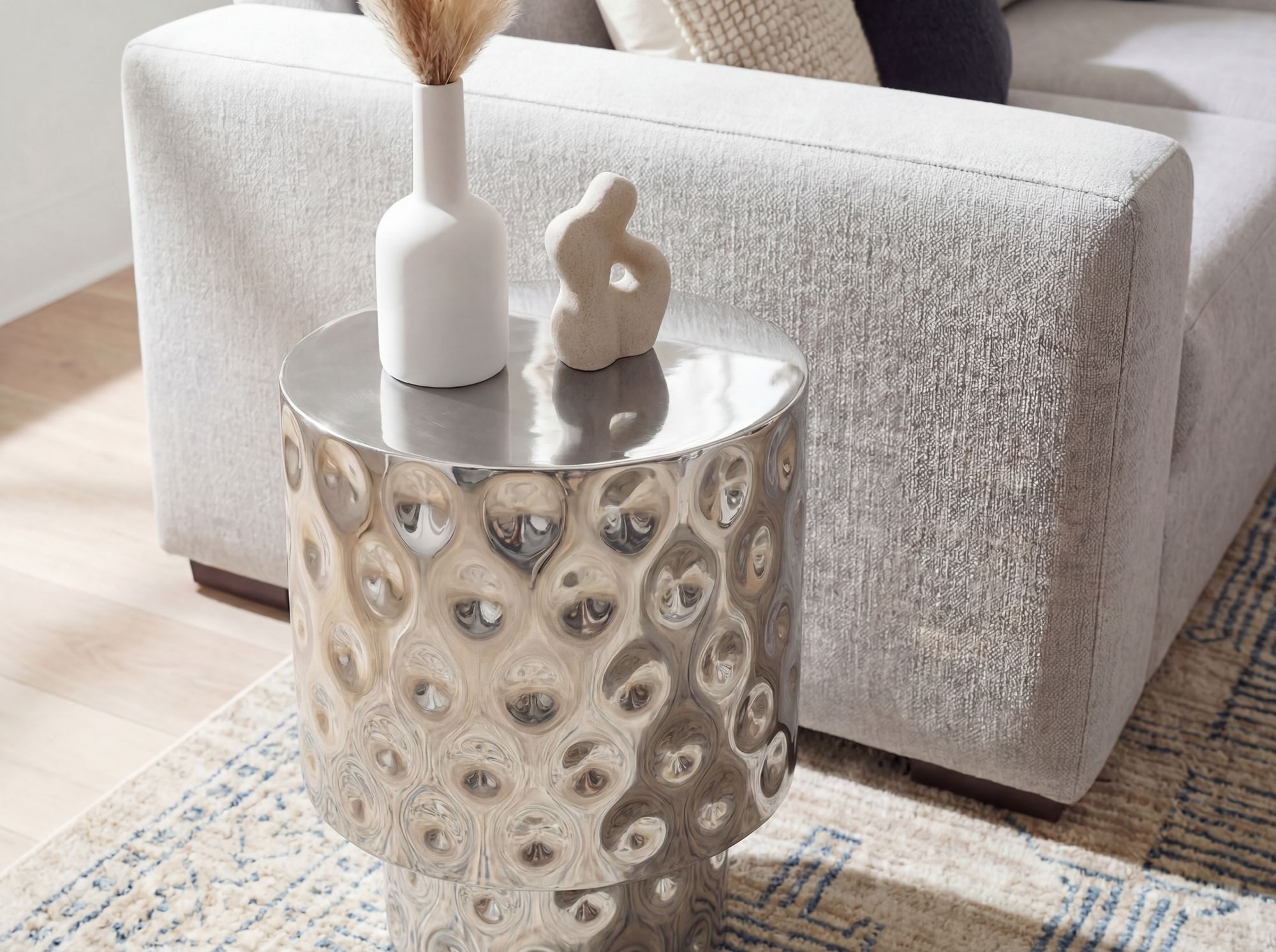 FINEBUY Beistelltisch FB77626 36cm Silber Sofatisch Wohnzimmertisch Couchtisch Hammerschlag (Extravaganter Tisch mit toller Struktur), Komplett aus robustem Alu – Bild 5 von 5