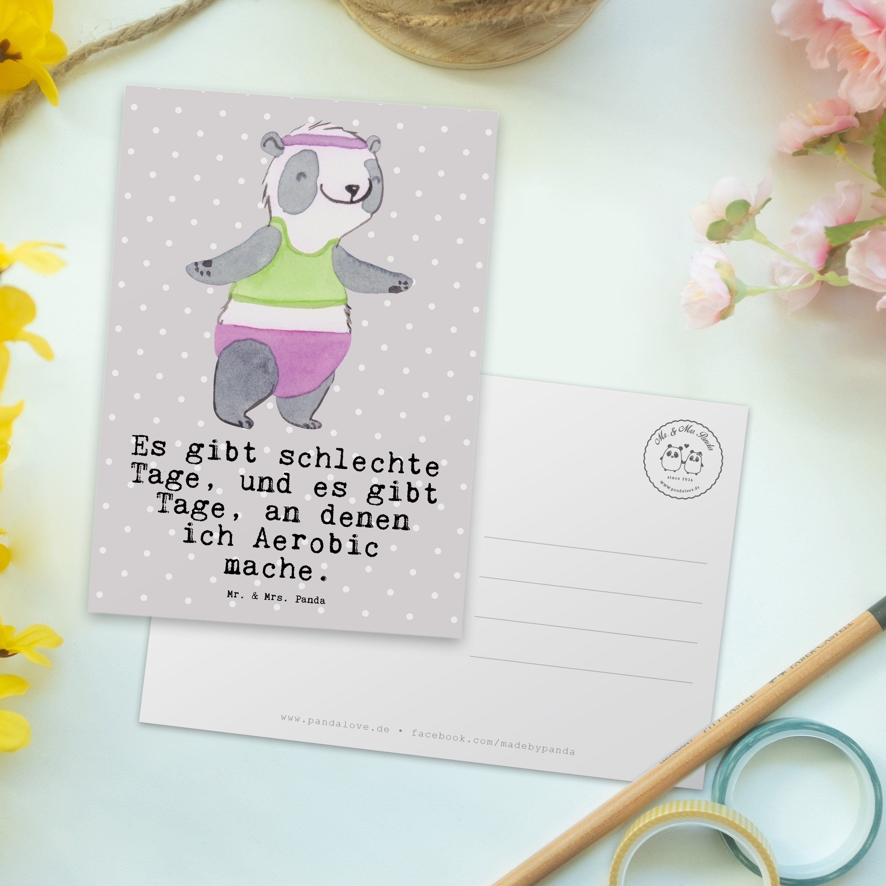 Mr. & Mrs. Panda Postkarte Grau Gewinn, - Geschenk, Panda Pastell Aerobic Tage Geschenkkarte 