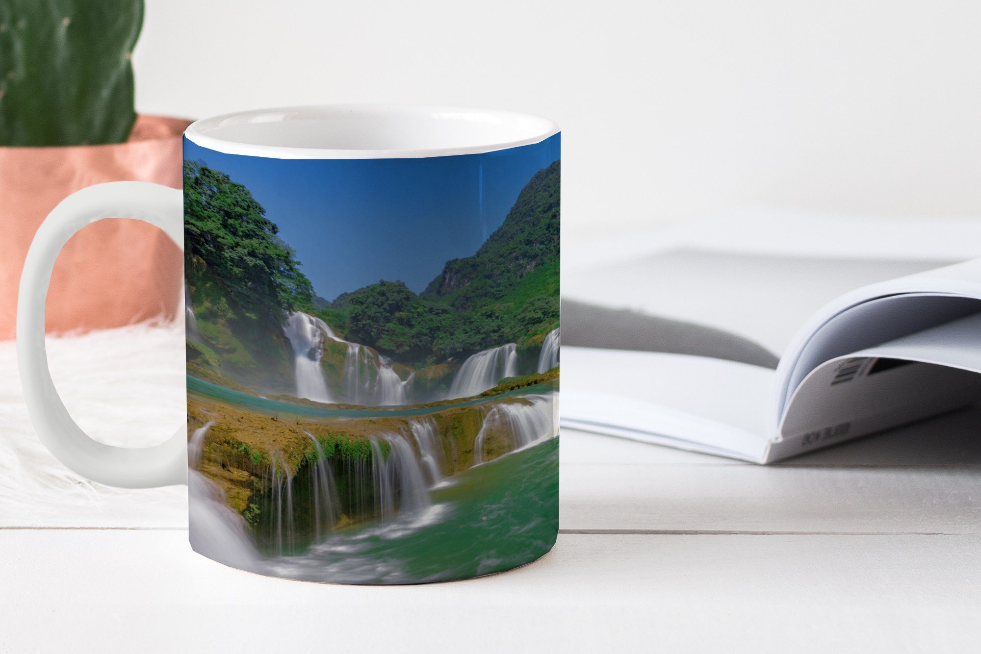 - Teetasse, Geschenk Kaffeetassen, Becher, Teetasse, Natur, - Keramik, MuchoWow Berge Tasse Wasserfälle