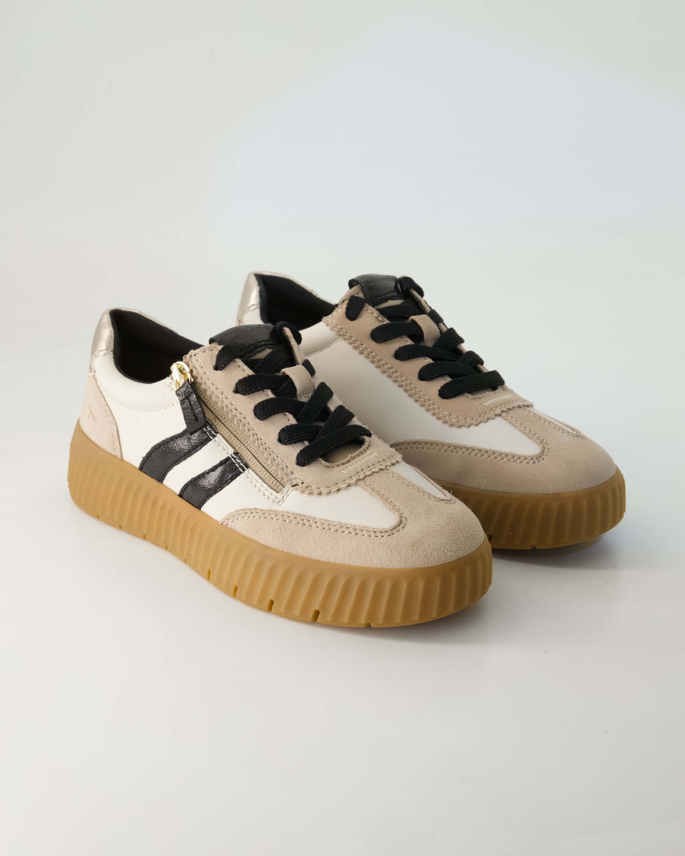 83729-45 Sneaker