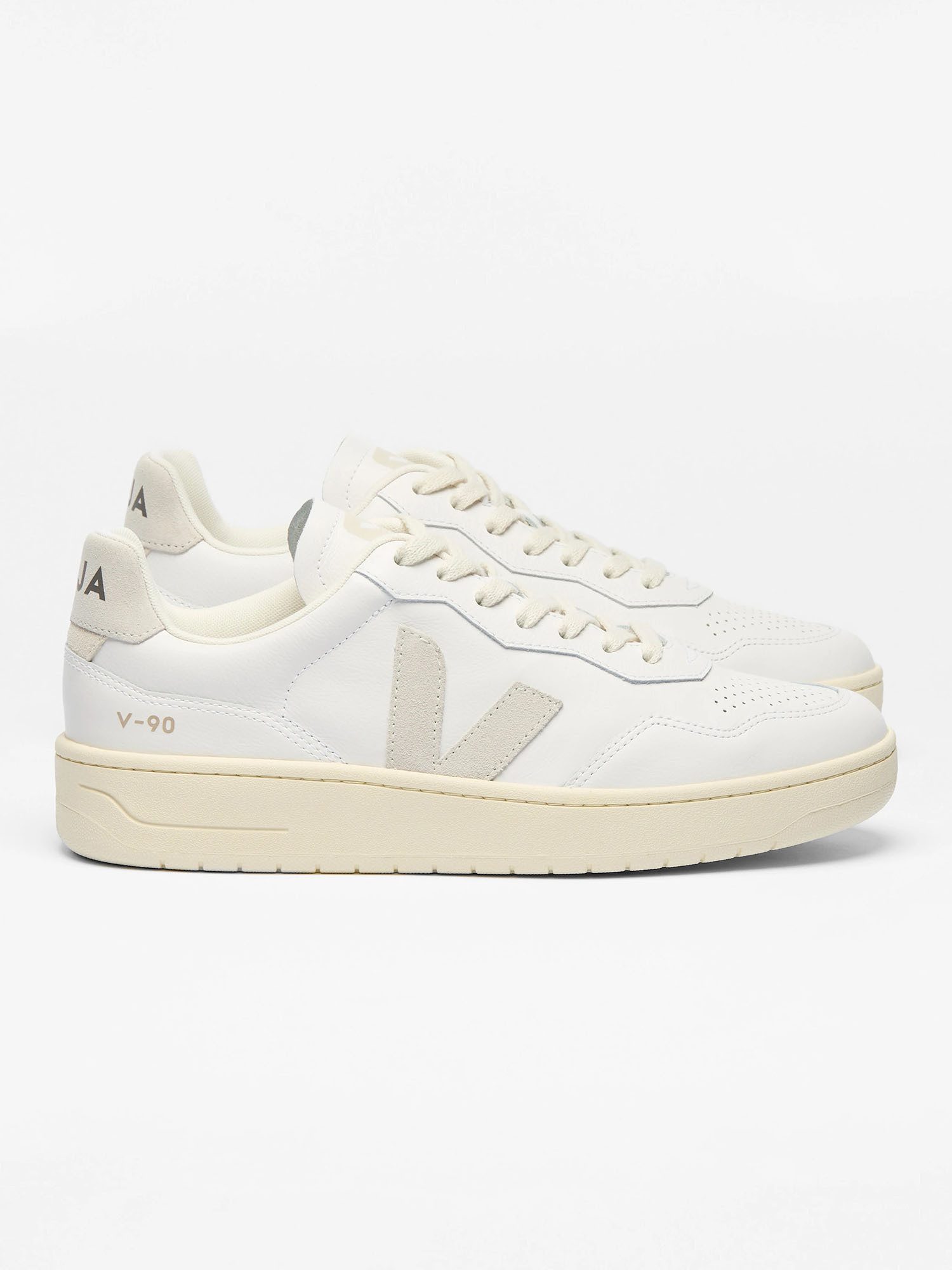 VEJA V-90 Sneaker