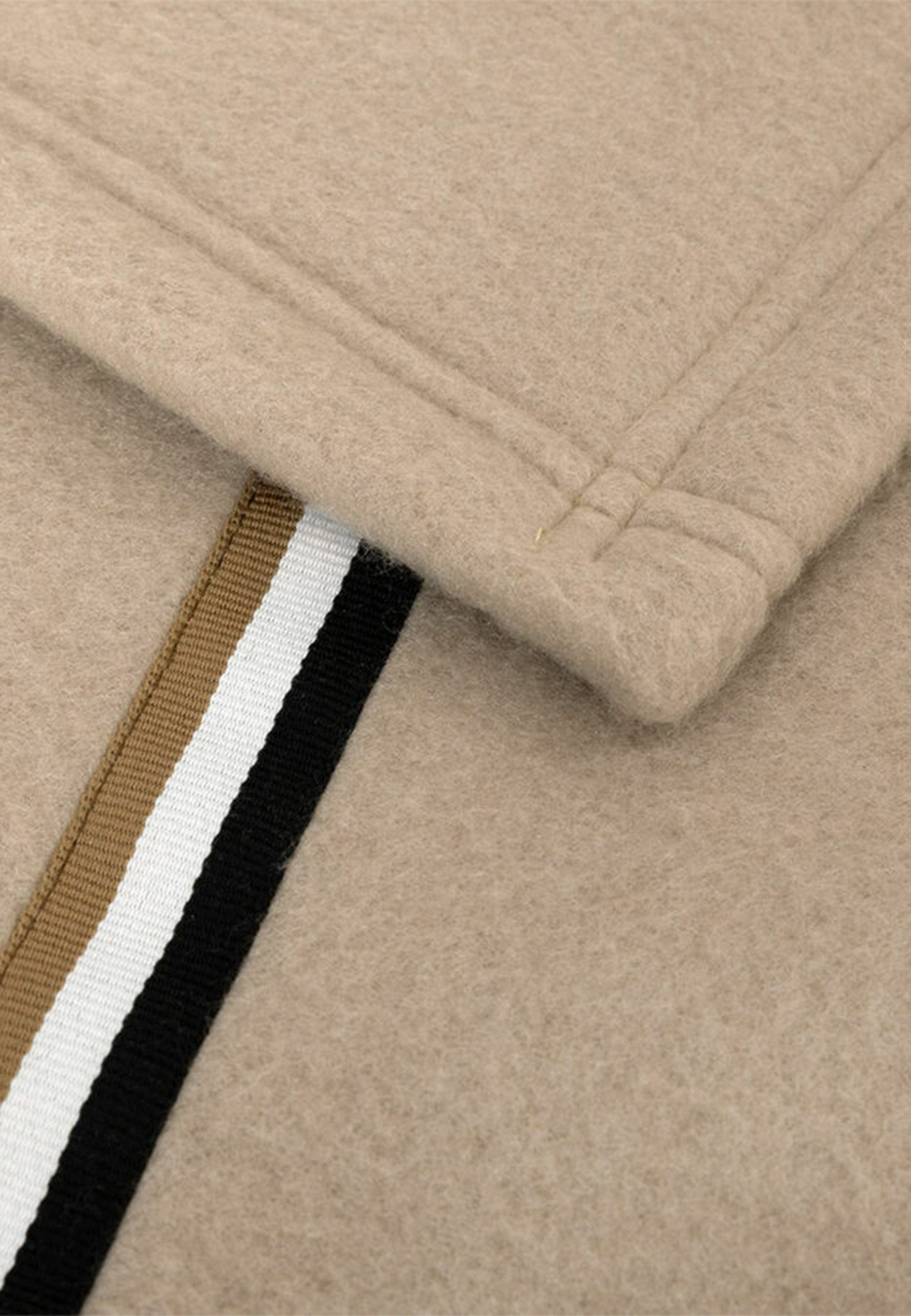 Plaid BLINEA, BOSS Home, mit Label-Applikationen