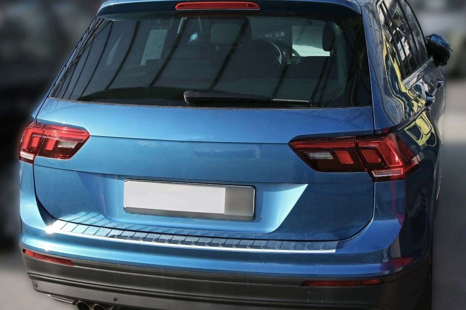 RECAMBO Ladekantenschutz für VW TIGUAN II und ALLSPACE, ab 2016 Stoßstangenschutz, V2A rostfrei, Exklusive Optik, praktischer Schutz & perfekte Passform