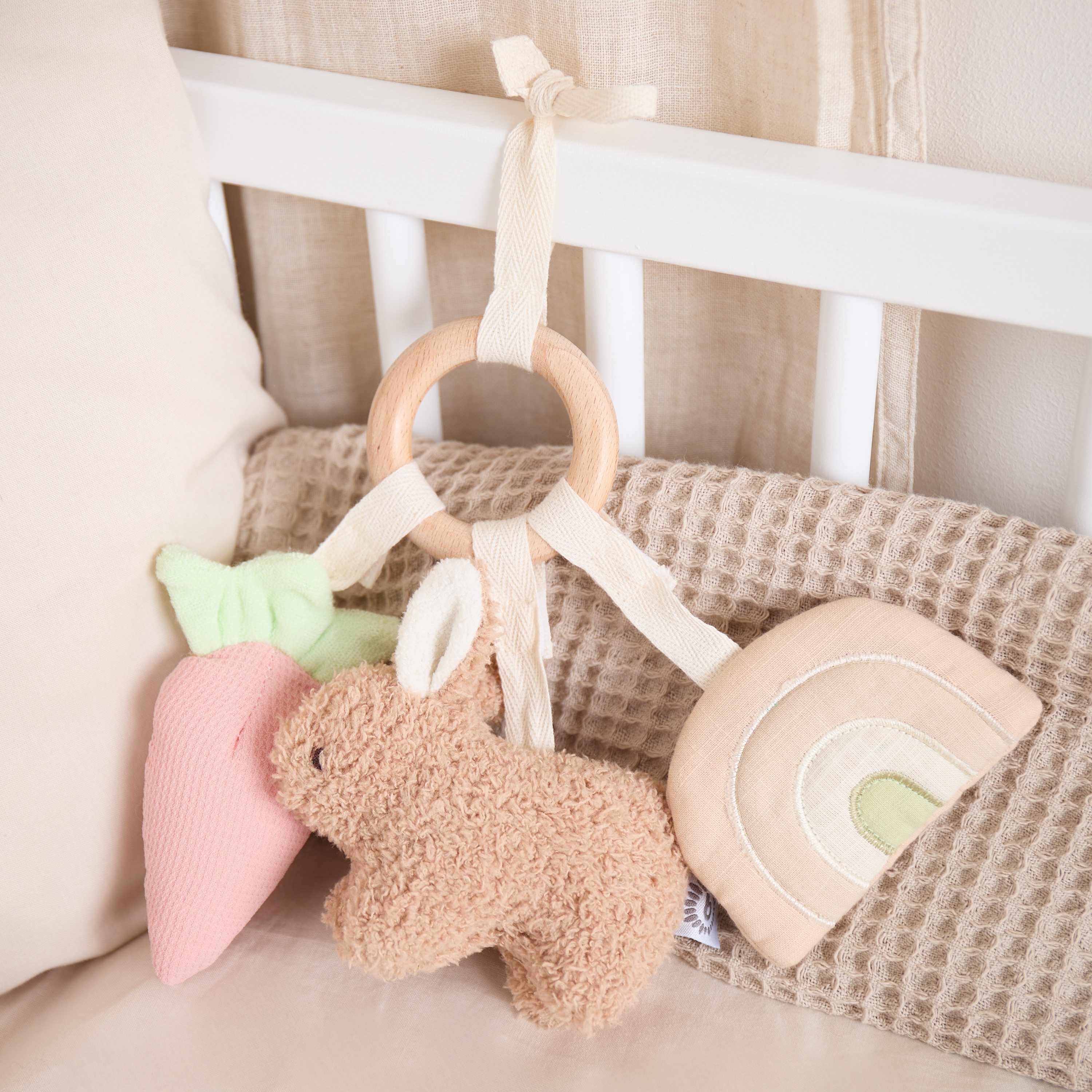 BIECO Plüschfigur Bieco Activity Spielzeug Hase Fine Plüschrassel