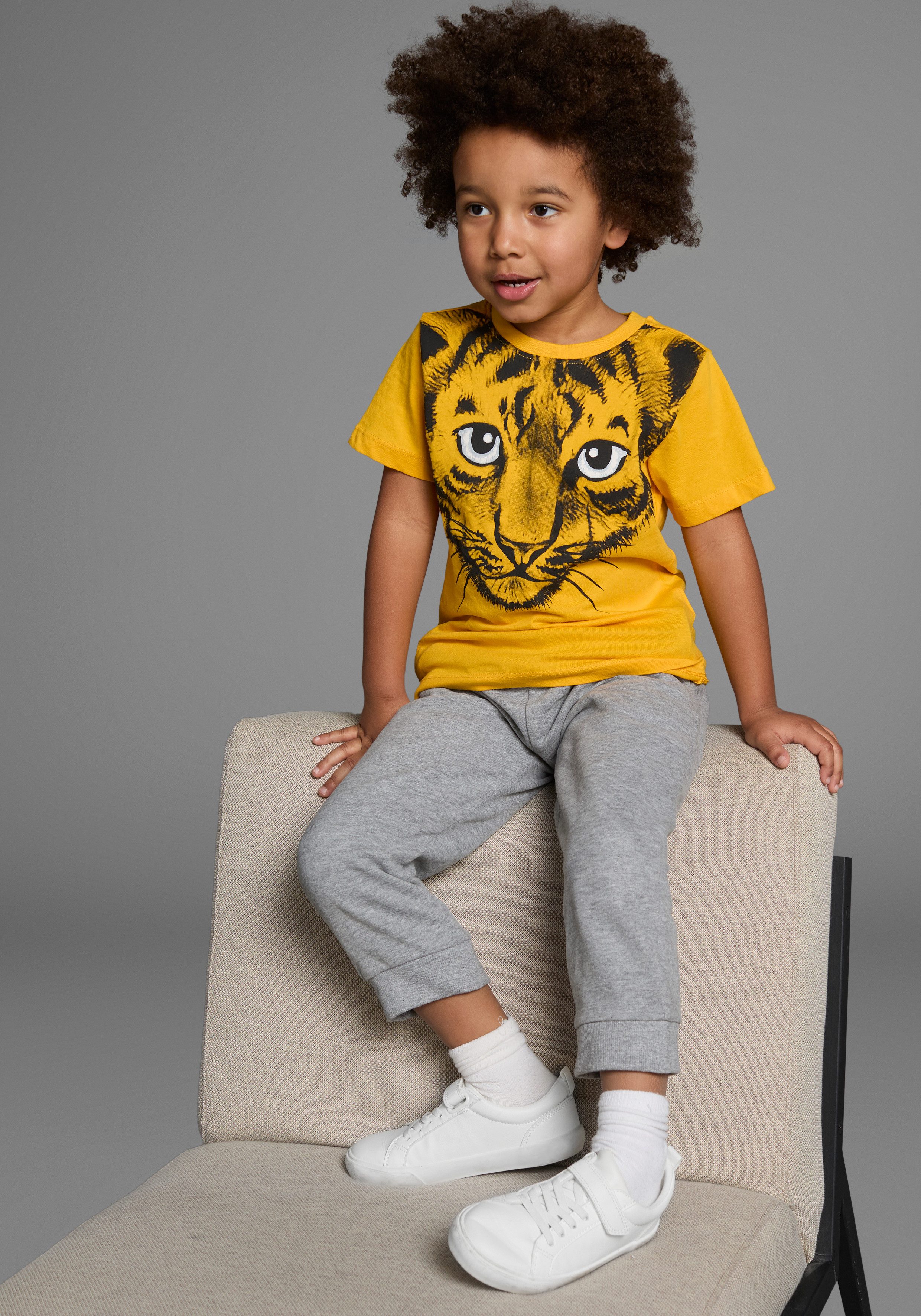 KIDSWORLD T-Shirt Mit tollem Druck: LITTLE TIGER Kurzarm, Basic-Passform, mit peppigem Druck, Rundhalsausschnitt