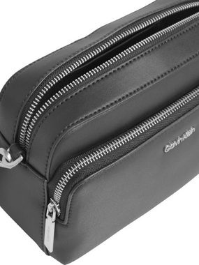 Calvin Klein Mini Bag CK MUST CAMERA BAG W/PCKT LG, mit verschließbarer Vordertasche