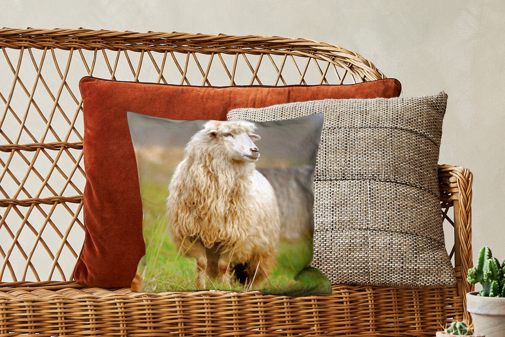 MuchoWow Dekokissen Schafe mit Gras, Füllung Zierkissen - Schlafzimmer, für Wohzimmer, Deko, Wolle Sofakissen 