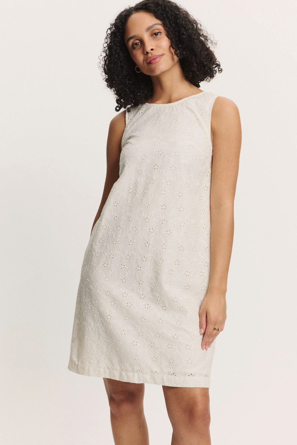 Tranquillo Sommerkleid Lenii in Lace-Optik Baumwolle unifarben runder Rückenausschnitt (Einzelteil) GOTS-zertifiziertes Spitzenkleid mit Baumwollfutter und Seitentaschen