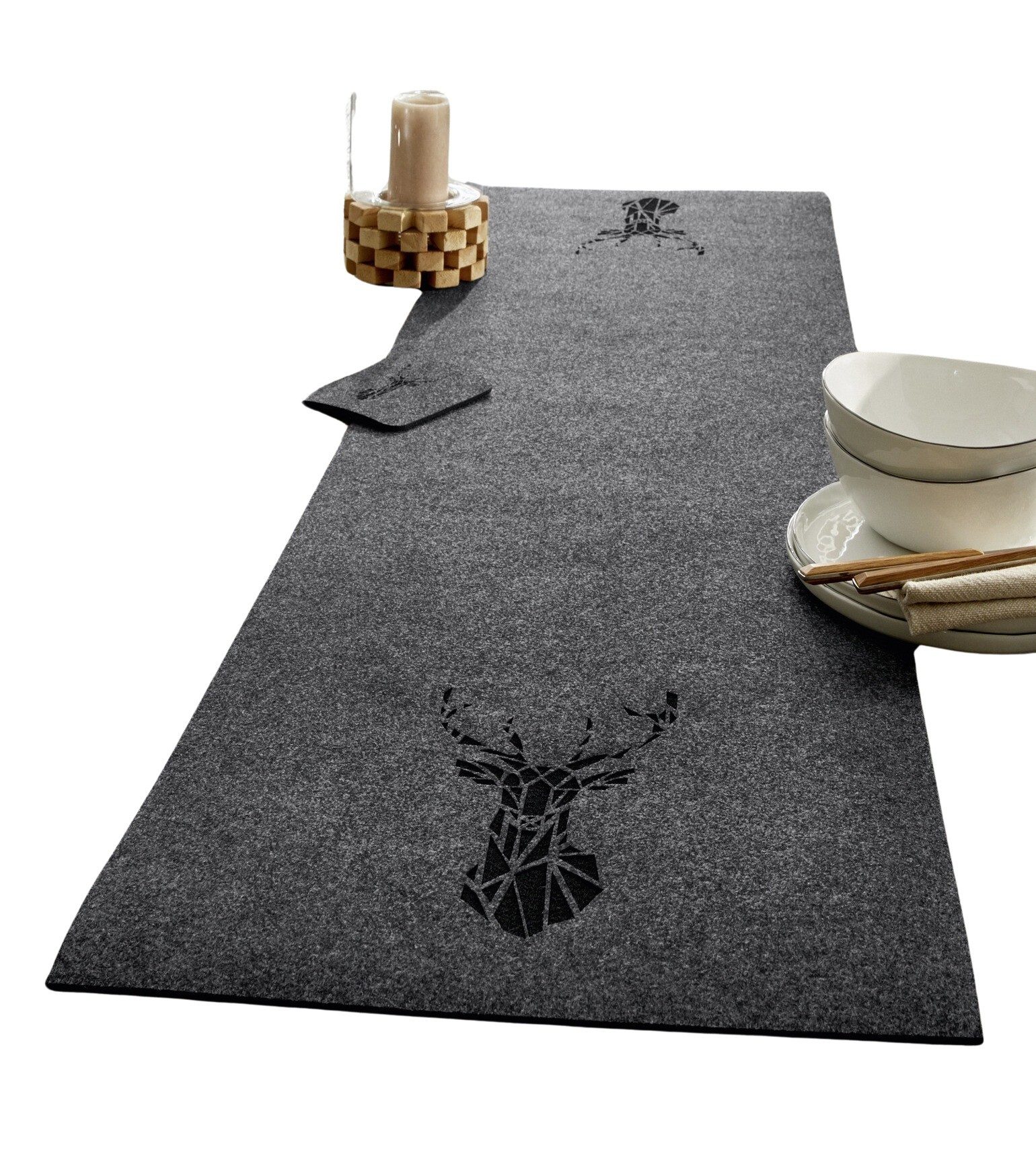 Dekoleidenschaft Вузькі скатертини "Platzhirsch" aus Filz, grau, mit schwarzem Hirsch-Motiv, 40x140 cm, Tischband, Mitteldecke, Tischwäsche, Tischdeko, Esstisch Küchentisch
