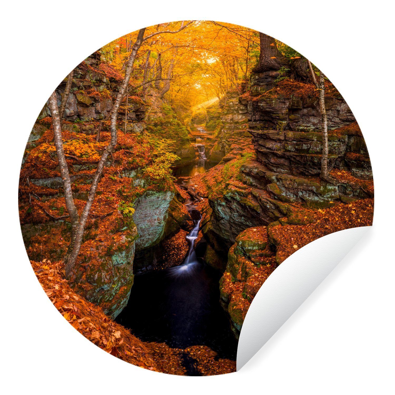 MuchoWow Wandsticker Ein Wasserfall im Herbst (1 St), Tapetenkreis für Kinderzimmer, Tapetenaufkleber, Rund, Wohnzimmer