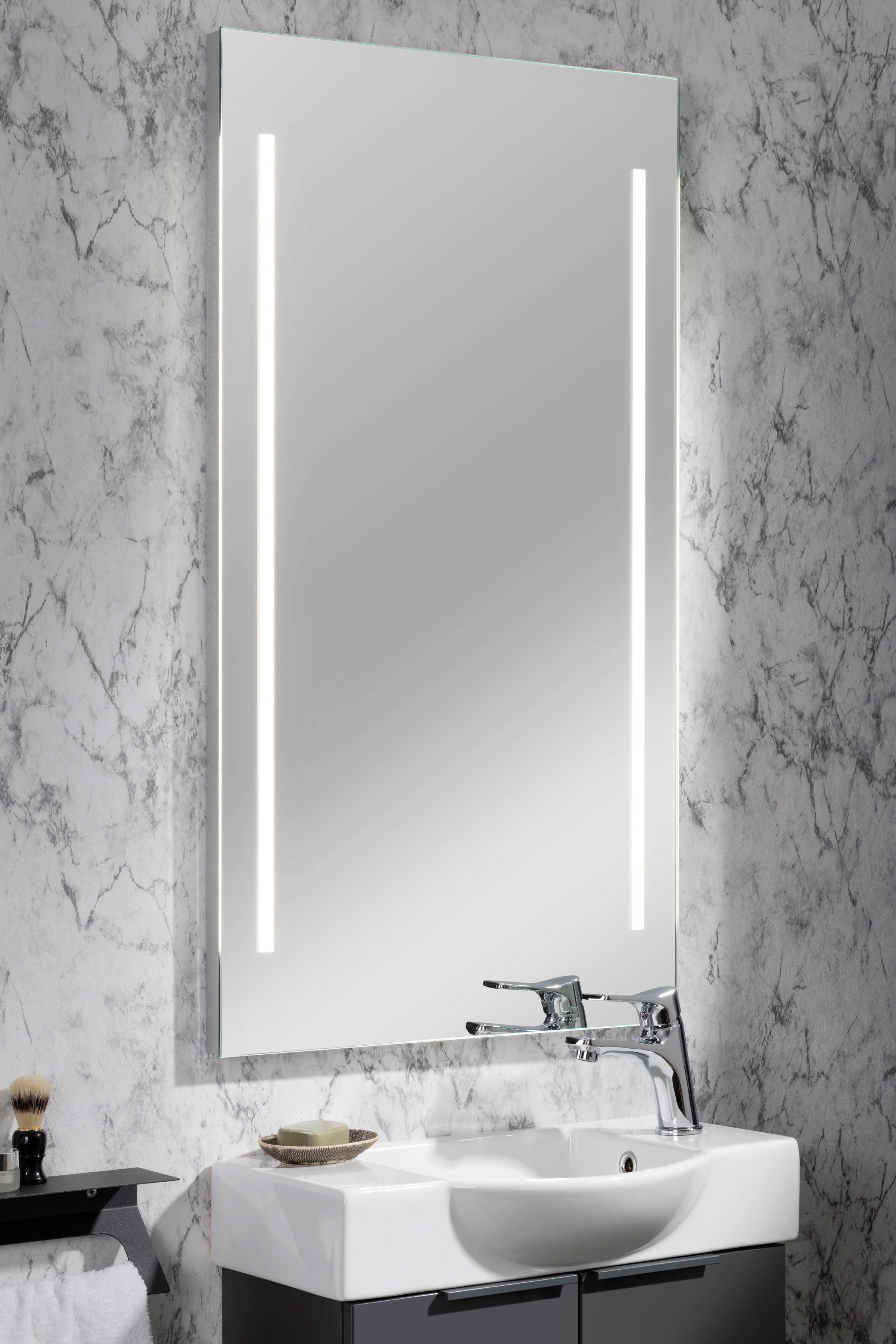 55cm FACKELMANN Spiegel (1-St), 55 Badspiegel mit LED, AL Breite