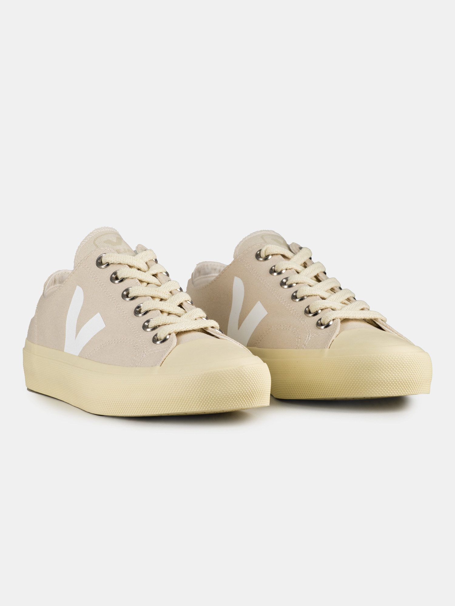 VEJA Veja Wata II Low Canvas Sneaker