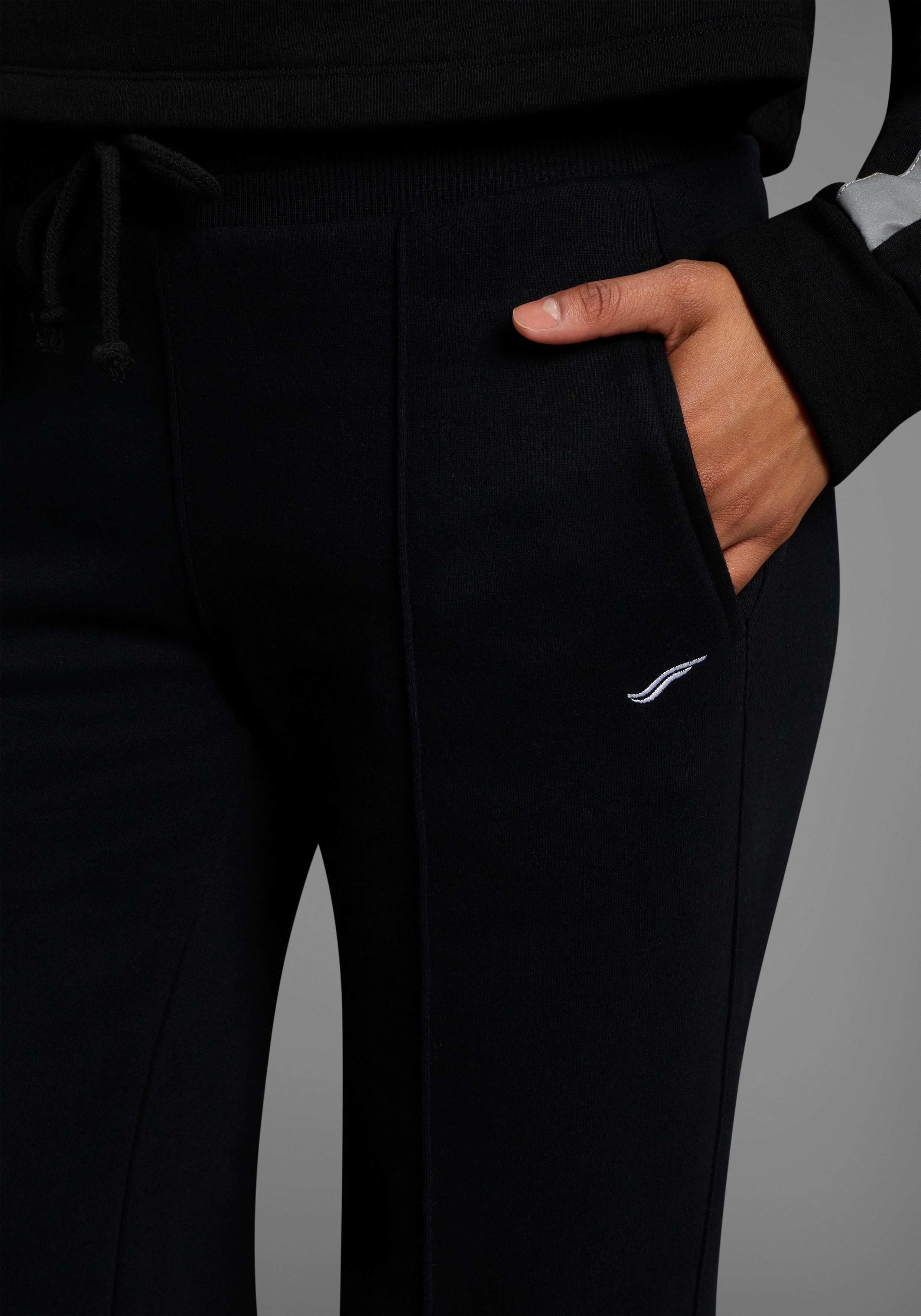 FAYN SPORTS Jogginghose aus bequemer Sweatware in lässiger Weite, mit Taschen