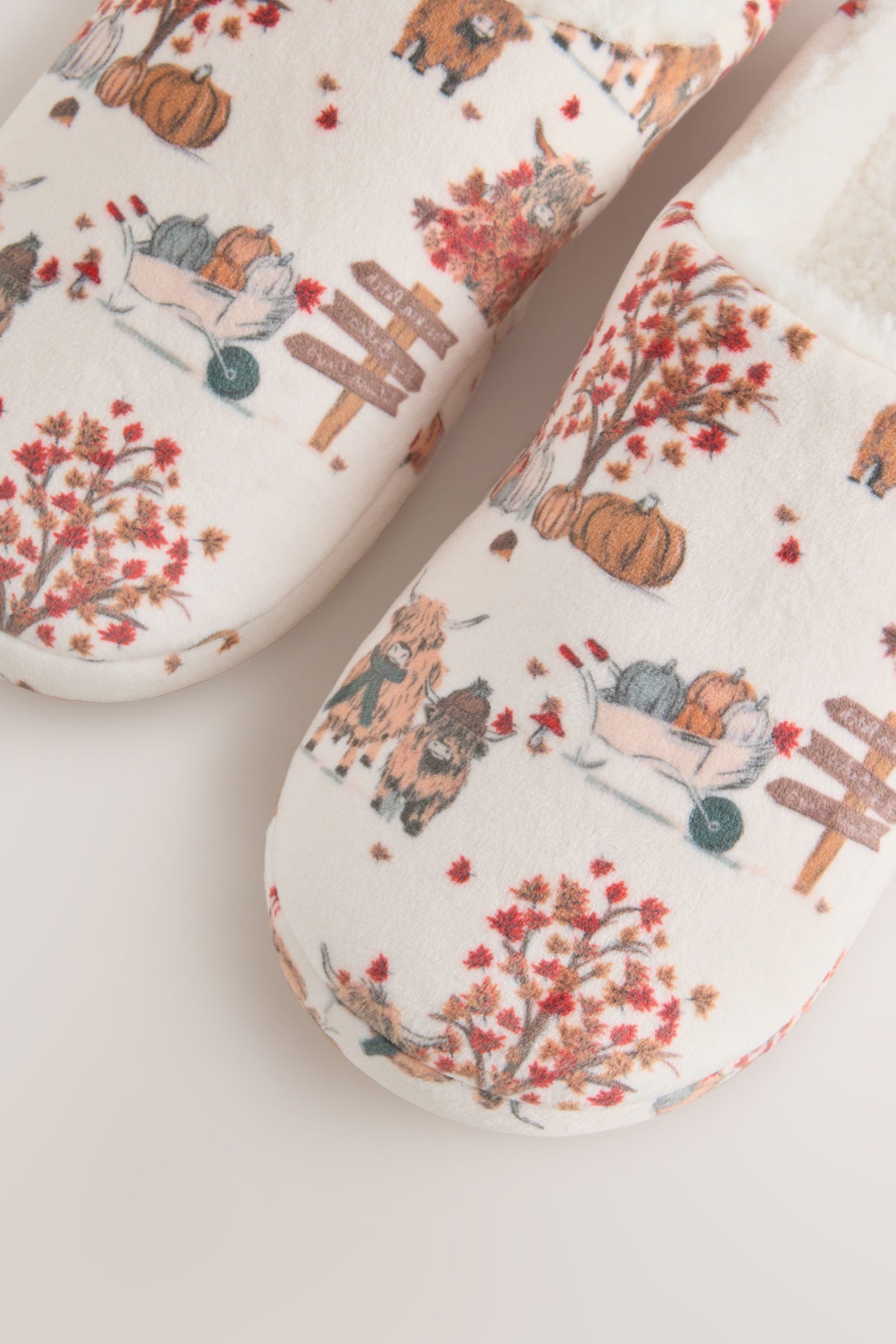Next Kuschel-Hausschuhe mit Print Hausschuh – Bild 5 von 5