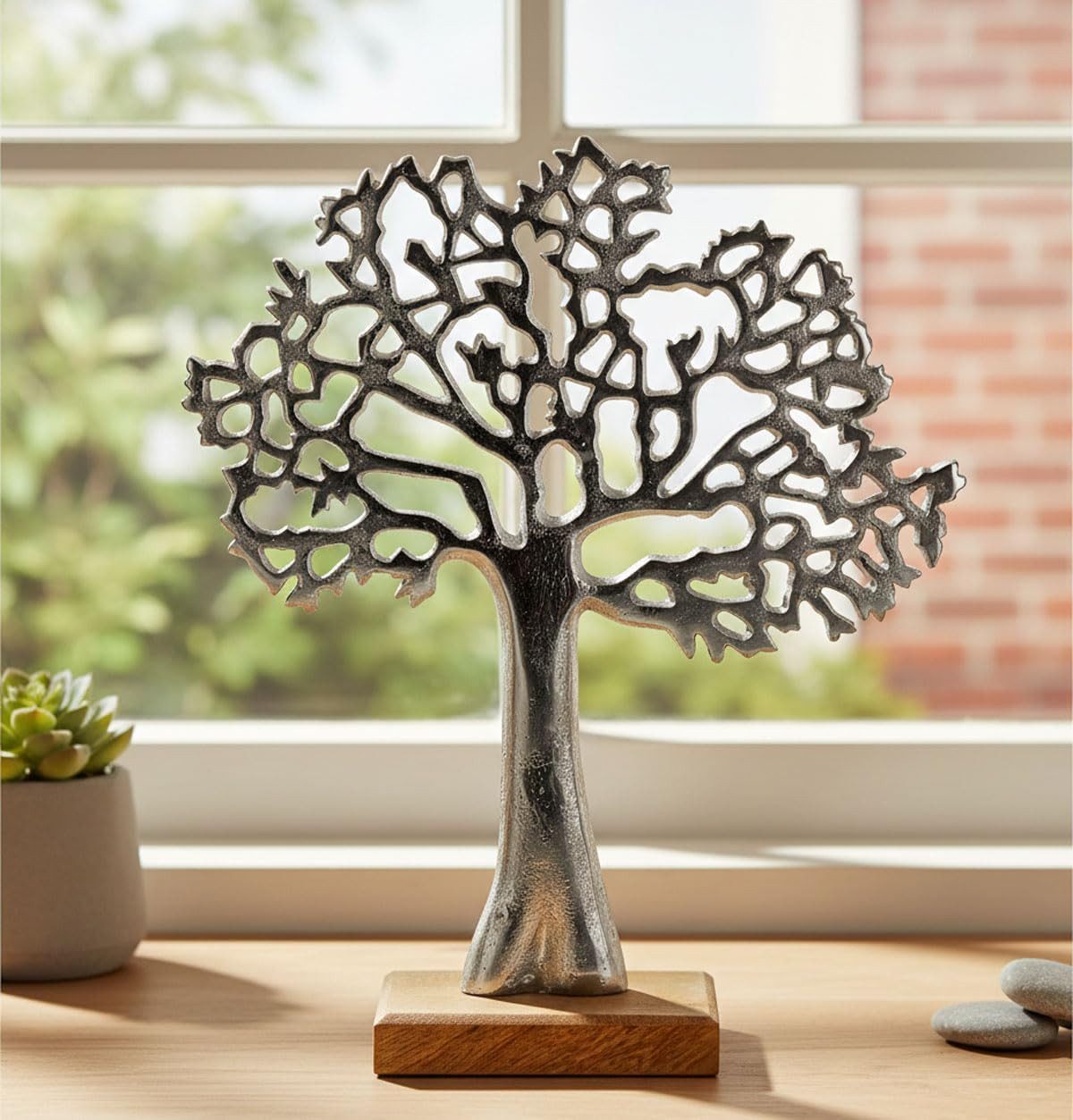 LB H&F Lilienburg Dekofigur LB H&F Lilienburg Dekofigur Dekofigur Deko Objekt Skulptur Dekofigur (Figur Dekoration Baum silber Alu Aluminium Holz Hochzeit Geschenk Mango edel Baum des Lebens hinstellen Dekoration Wohnzimmer Holzsockel Mangoholz Schlafzimmer modern Design hinstellen Geschenk Geburt Geburtstag Dekobaum Dekoobjekt Fensterdeko, Holzdeko Tischdeko Gastgeschenk Valentinstag Jahrestag Hochzeitstag), Aufsteller Tischdeko Liebe Muttertag Hochzeitsgeschenk LEBENSBAUM ALU
