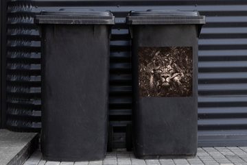 MuchoWow Wandsticker Tier - Afrika - Schwarz - Weiß (1 St), Mülleimer-aufkleber, Mülltonne, Sticker, Container, Abfalbehälter