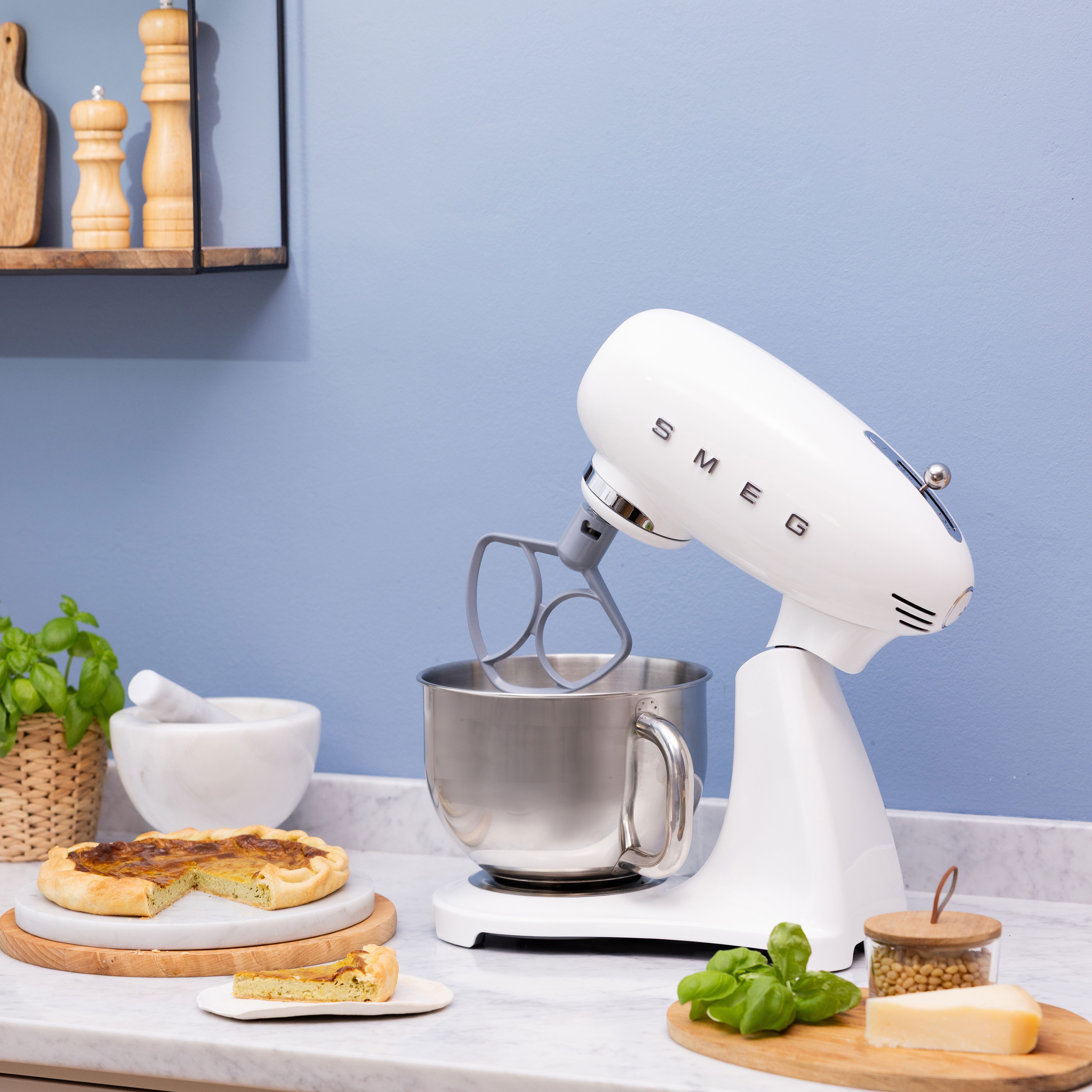 Smeg Küchenmaschine SMF05WHEU, 1000 W, 4,8 l Schüssel