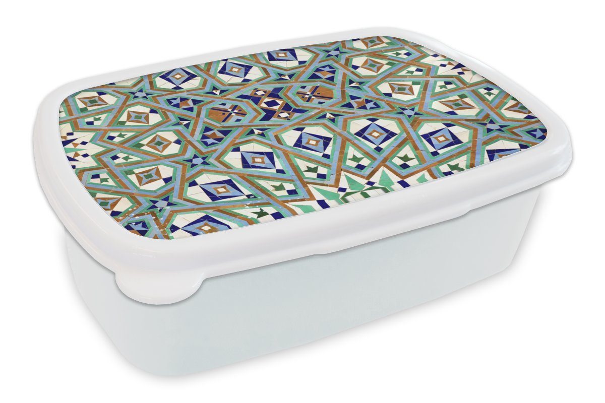 MuchoWow Lunchbox Eine marokkanische Mosaikwand, bei der die Figuren ineinander, Kunststoff, (2-tlg), Brotbox für Kinder und Erwachsene, Brotdose, für Jungs und Mädchen weiß