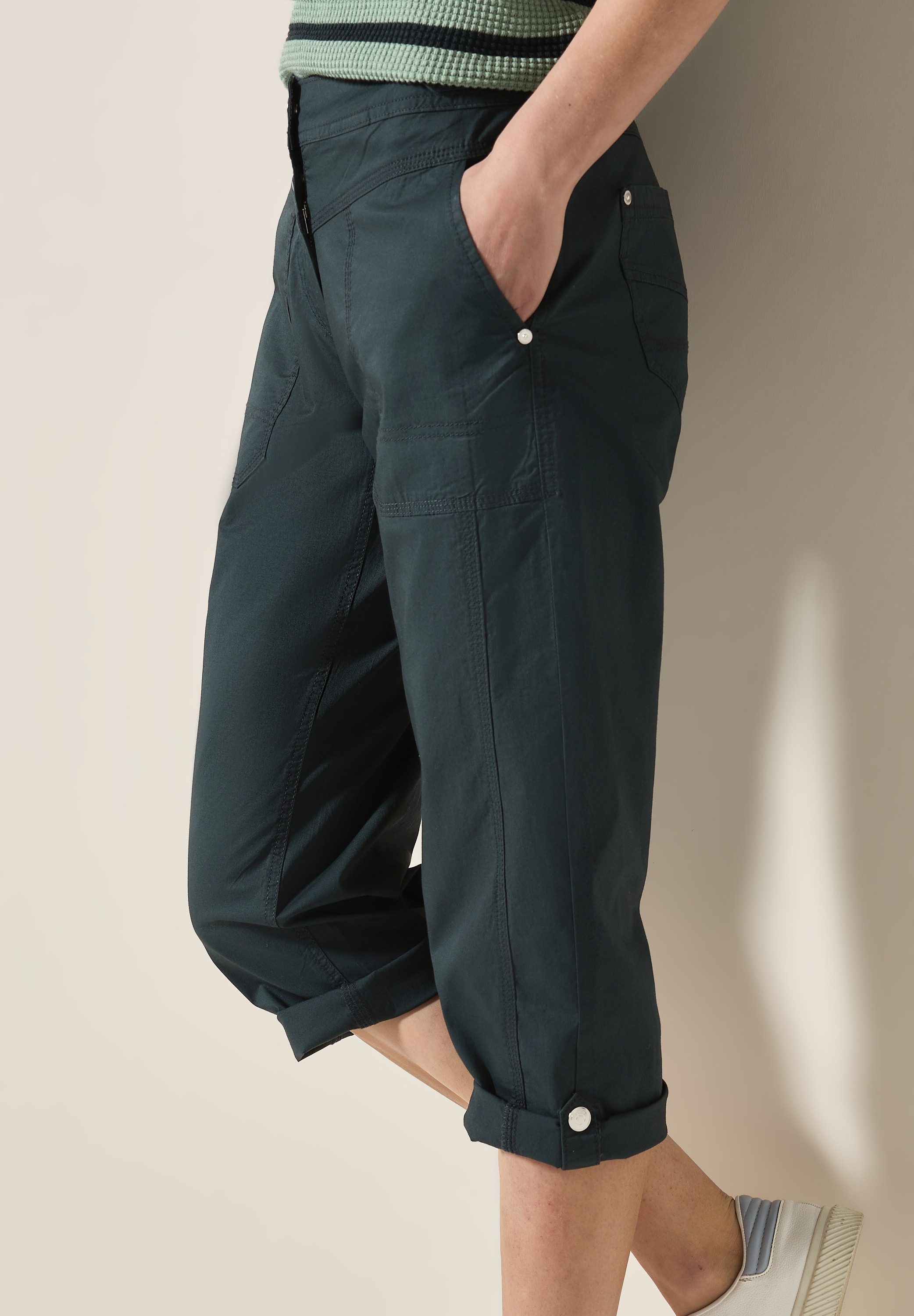CECIL Caprihose Style New York Sommerhose mit Knopfdetails am Bund