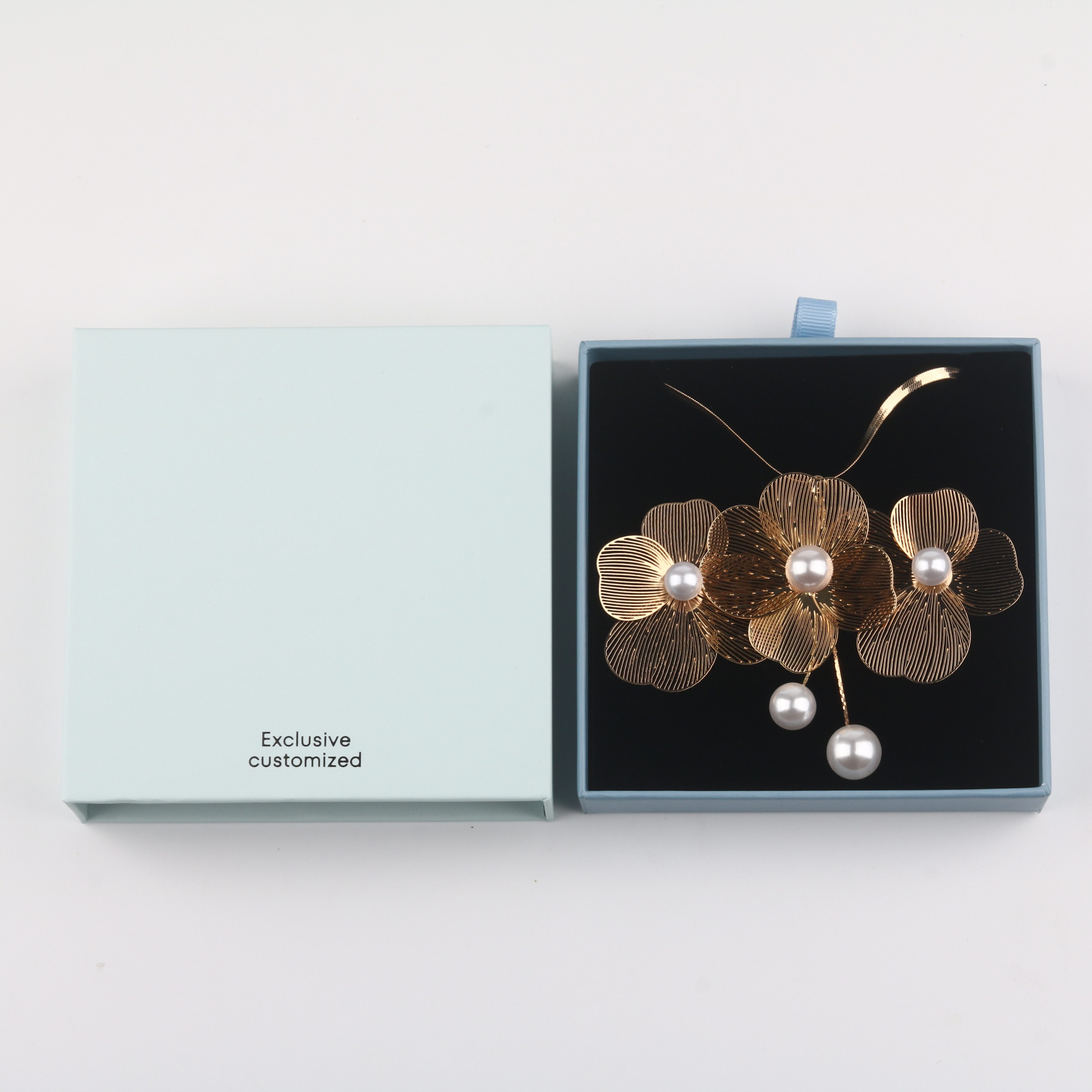trends for living Schmuckset Schmuckset für Damen floraler und perlenbesetzter Halskette Ohrringen