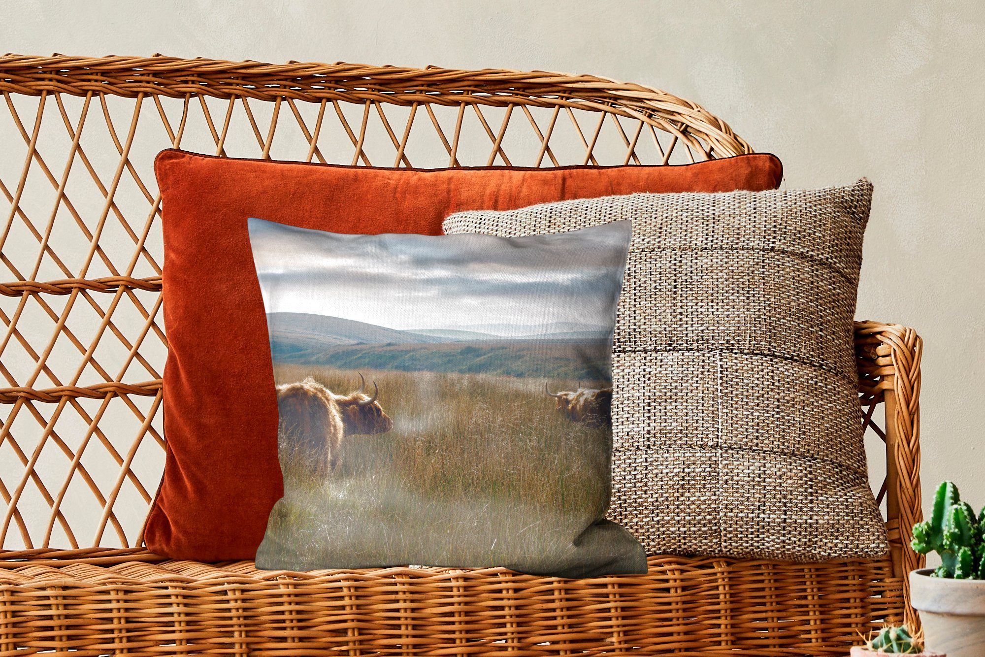 MuchoWow Dekokissen Schottische Highlander - Nebel Sofakissen Schlafzimmer, mit Zierkissen Gras, Füllung - Deko, für Wohzimmer