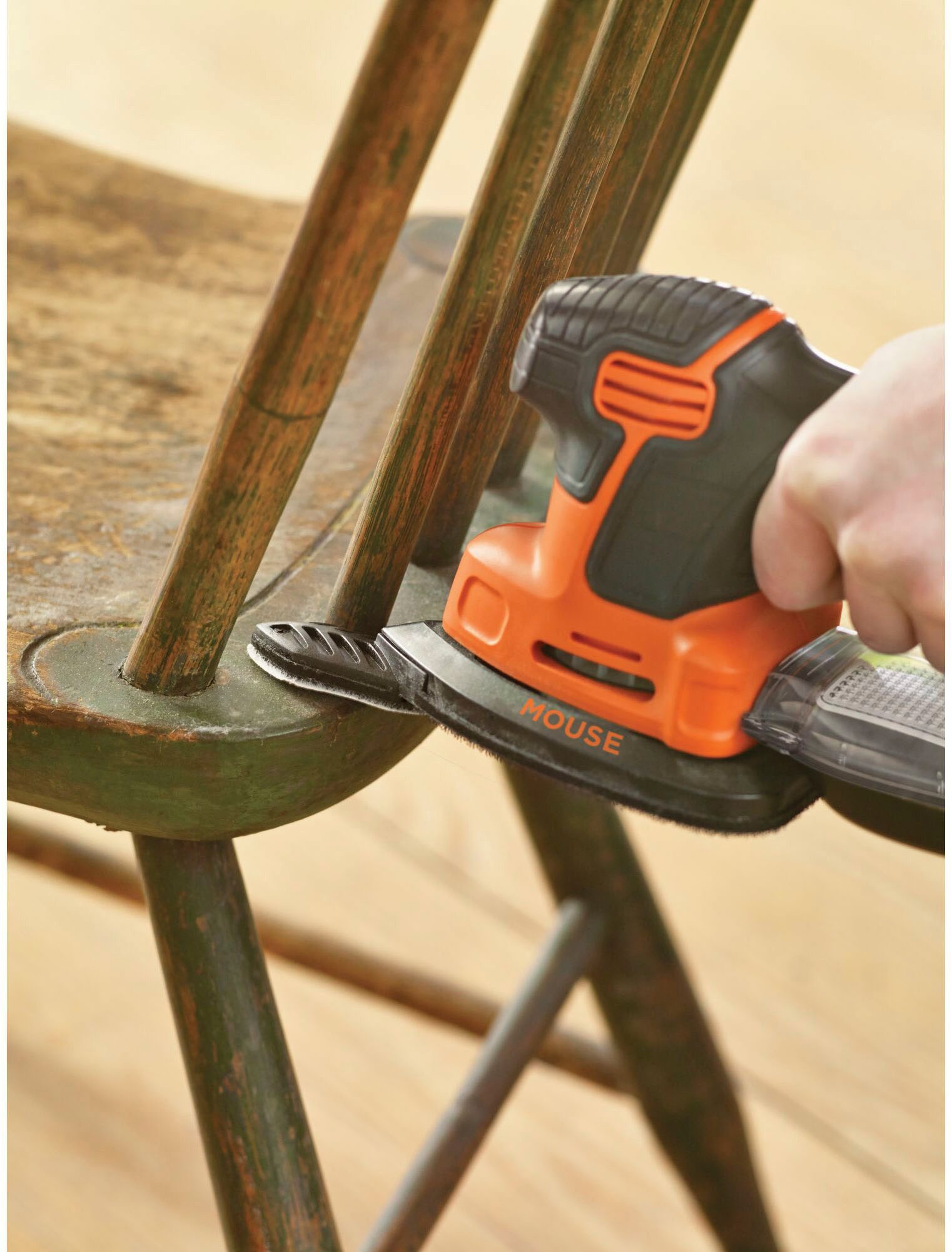 Black + Decker Deltaschleifer 120W Kompakt-Dreieckschleifer Mouse, mit Fingerschleiferaufsatz und 3 x Schleifgitter