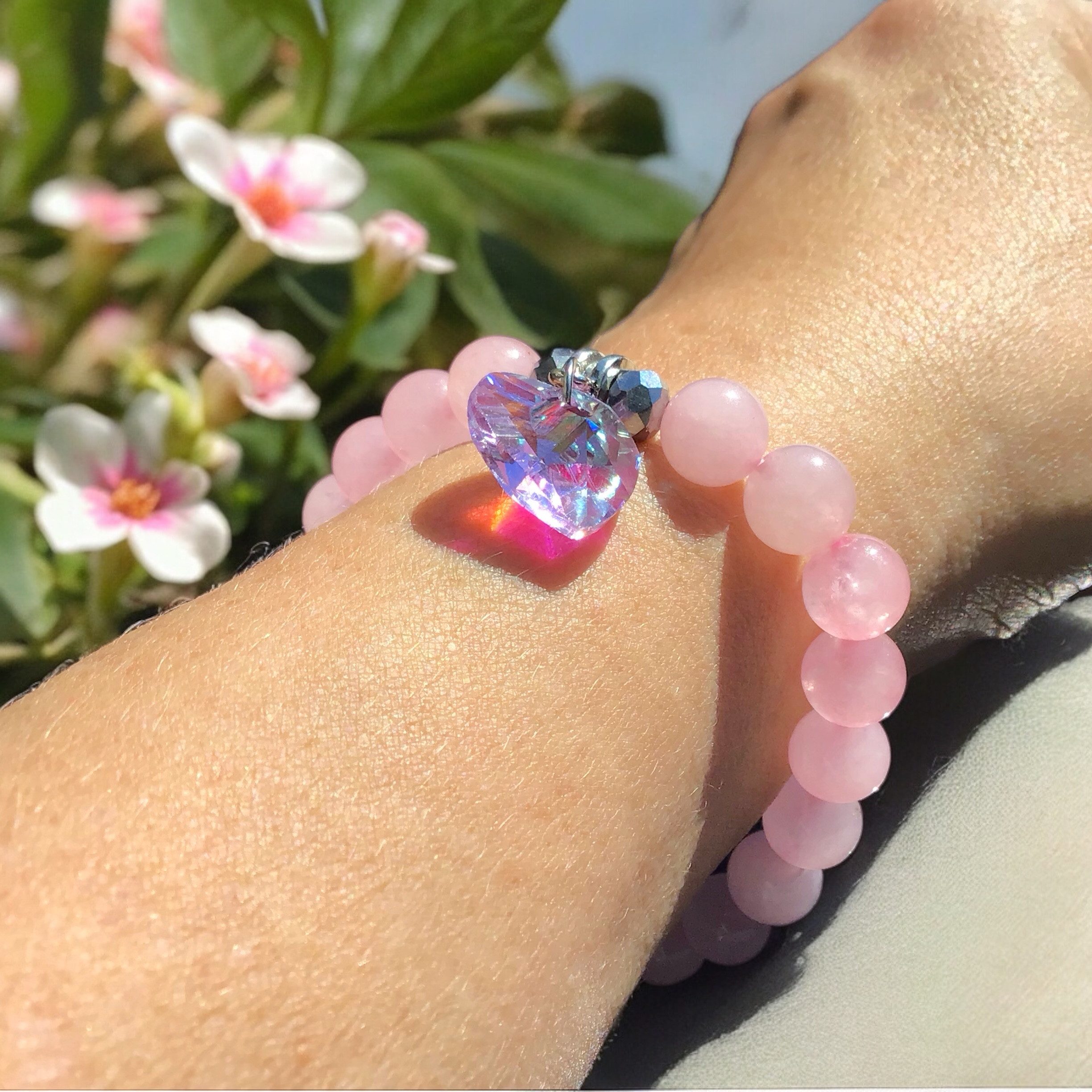 Steinfixx® Perlenarmband Rosenquarz Armband 8mm mit Angel-Aura Herz (mit facettierten, platinierten 6mm Abstandsperlen, 1-tlg., Liebe und Harmonie), Inclusive edler Geschenkbox mit Magnetverschluss