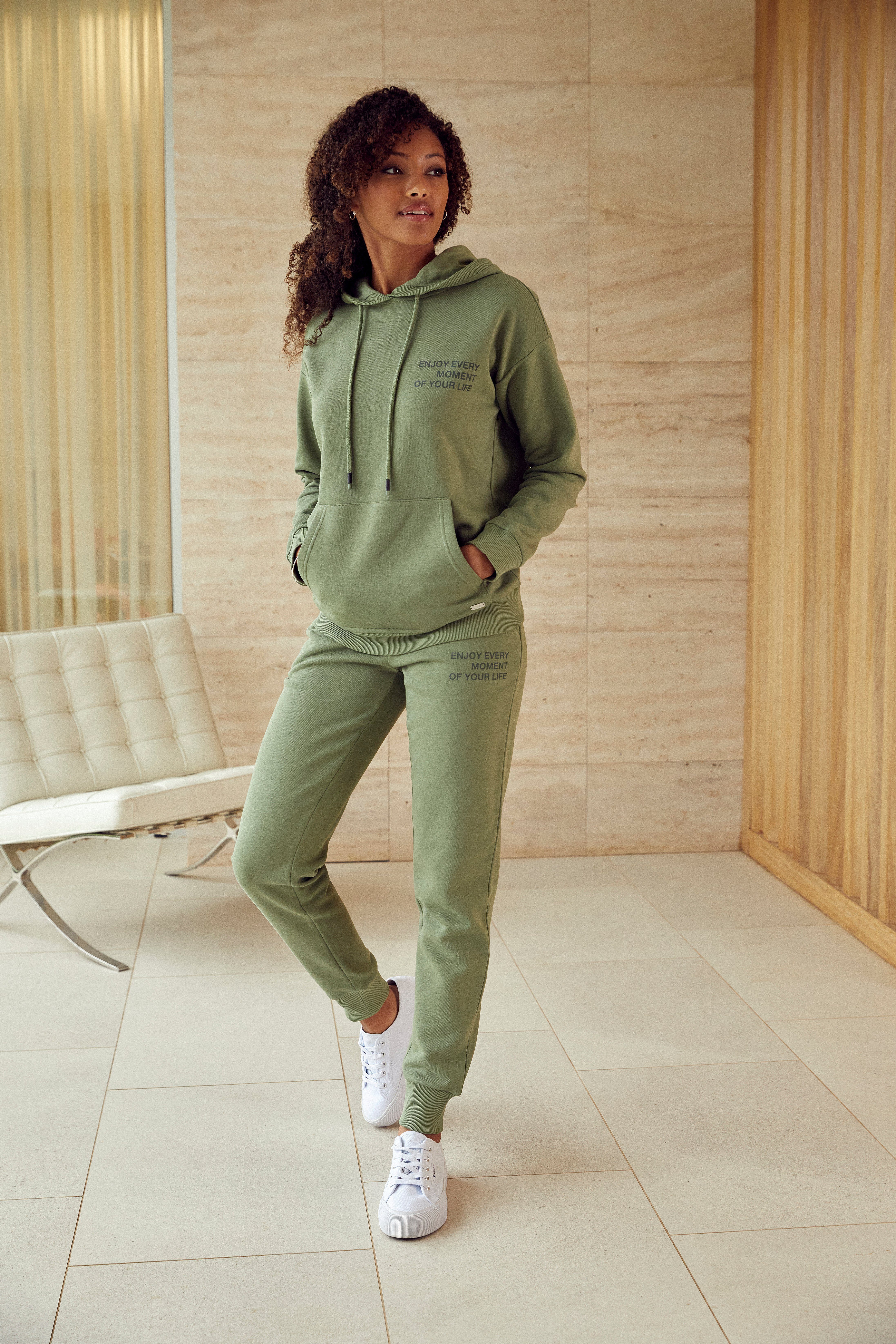 Buffalo Jogginghose mit seitlichen Eingrifftaschen, Loungewear